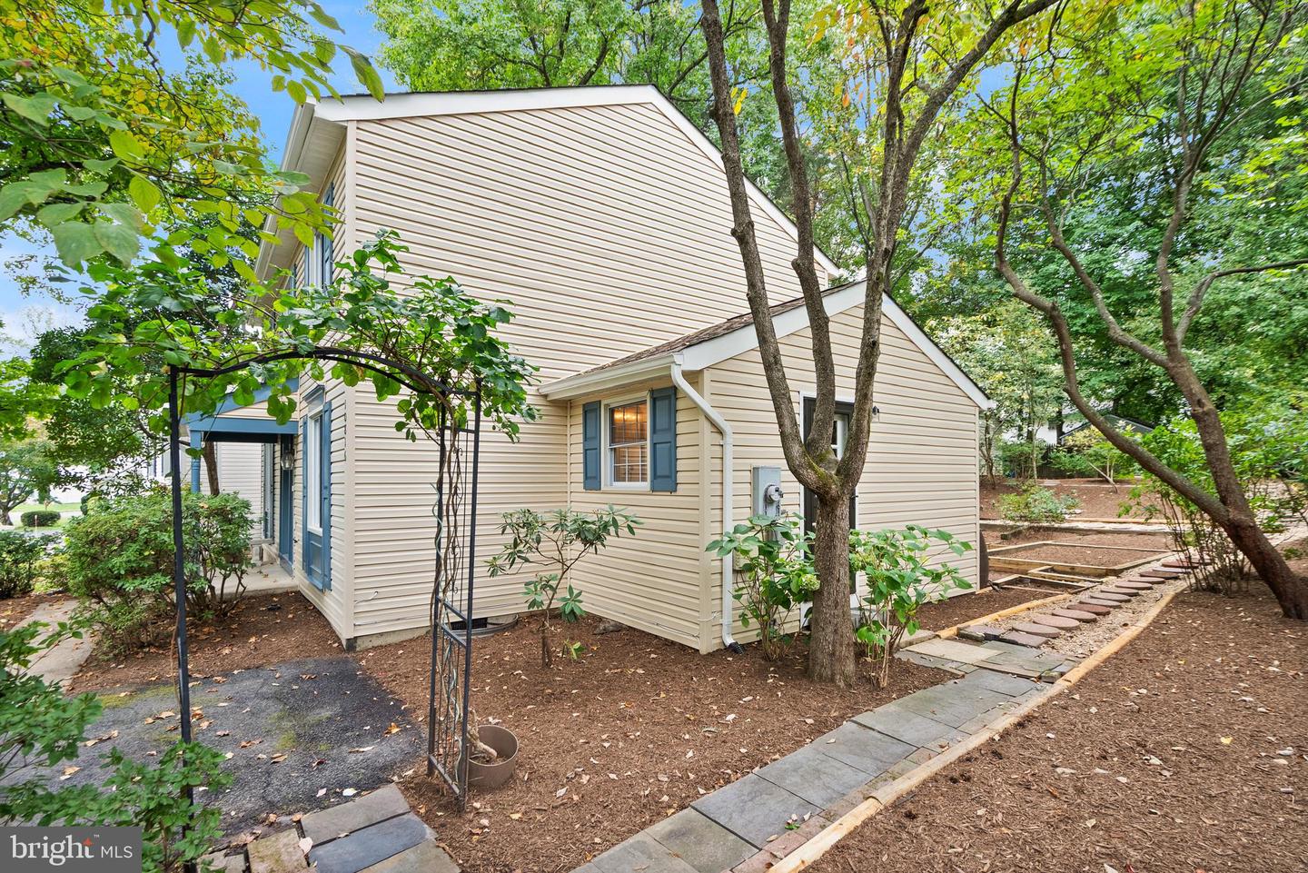 10816 VERDE VISTA DR, FAIRFAX, Virginia 22030, 3 Bedrooms Bedrooms, ,2 BathroomsBathrooms,Residential,For sale,10816 VERDE VISTA DR,VAFX2270170 MLS # VAFX2270170