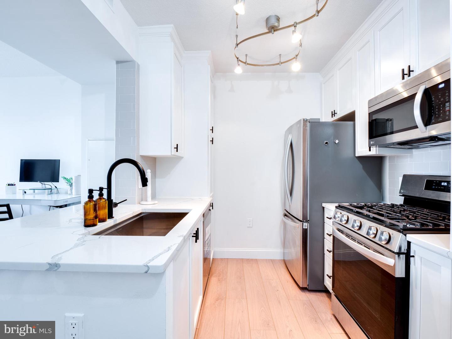 851 N GLEBE RD #816, ARLINGTON, Virginia 22203, 1 Bedroom Bedrooms, ,1 BathroomBathrooms,Residential,For sale,851 N GLEBE RD #816,VAAR2064374 MLS # VAAR2064374