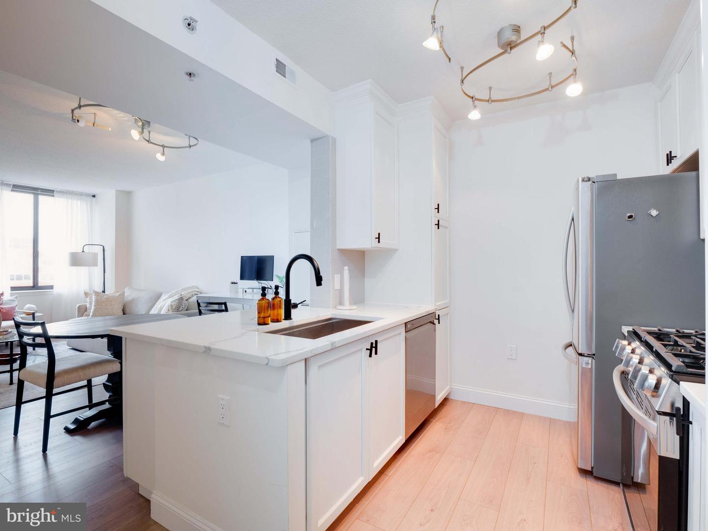 851 N GLEBE RD #816, ARLINGTON, Virginia 22203, 1 Bedroom Bedrooms, ,1 BathroomBathrooms,Residential,For sale,851 N GLEBE RD #816,VAAR2064374 MLS # VAAR2064374
