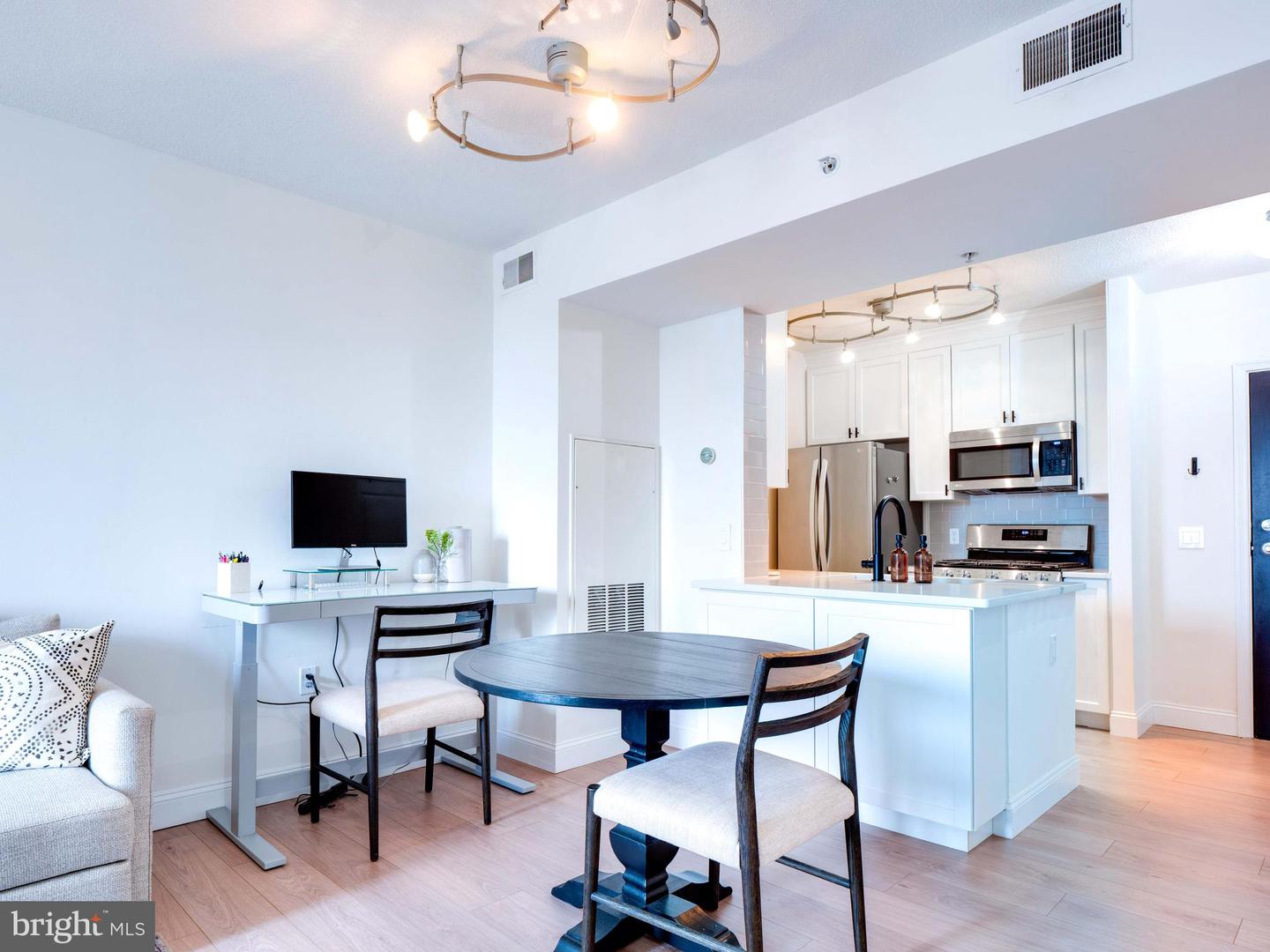 851 N GLEBE RD #816, ARLINGTON, Virginia 22203, 1 Bedroom Bedrooms, ,1 BathroomBathrooms,Residential,For sale,851 N GLEBE RD #816,VAAR2064374 MLS # VAAR2064374