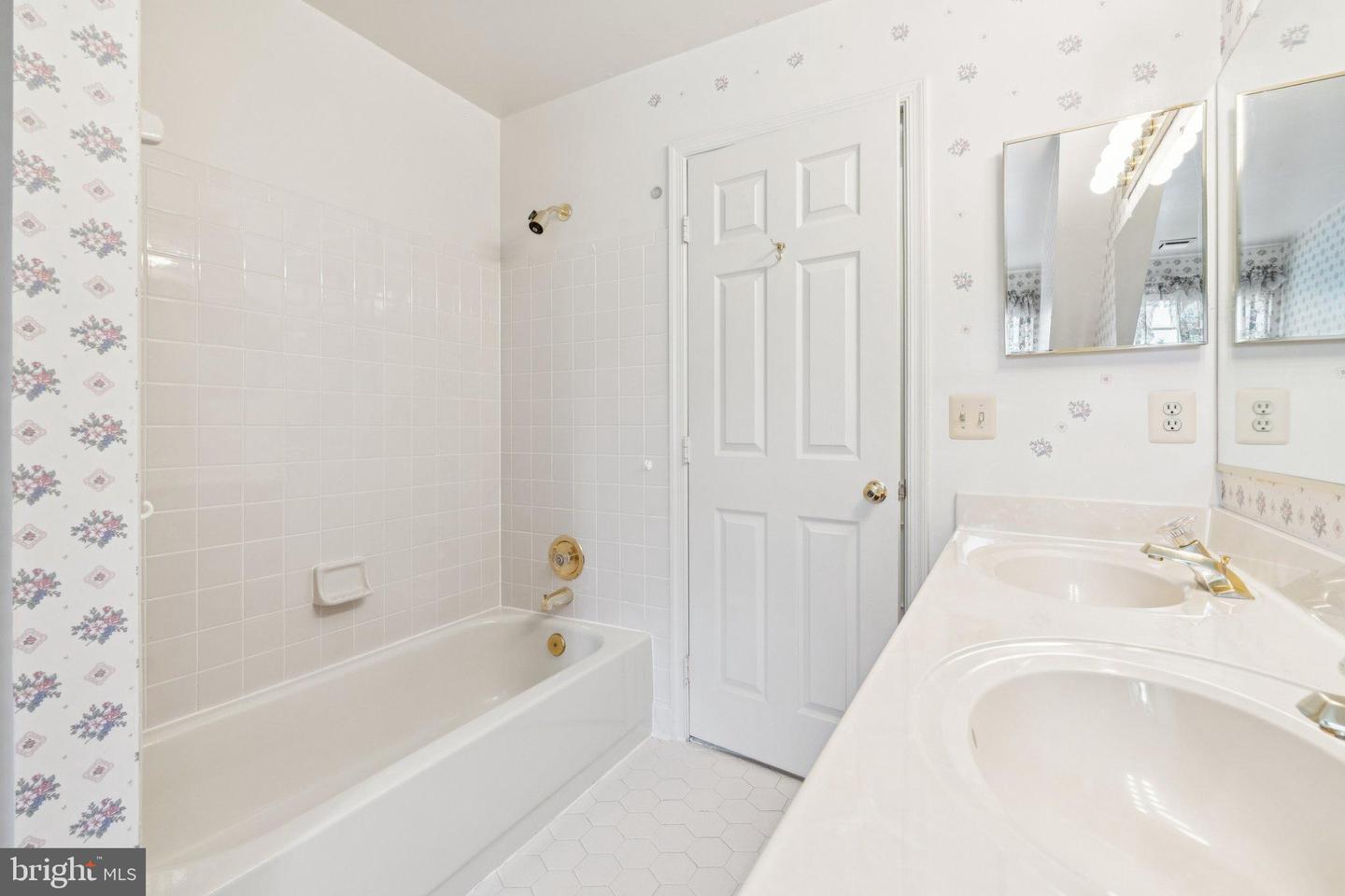 20931 LOCK CT, STERLING, Virginia 20165, 5 Bedrooms Bedrooms, 18 Rooms Rooms,4 BathroomsBathrooms,Residential,For sale,20931 LOCK CT,VALO2107996 MLS # VALO2107996