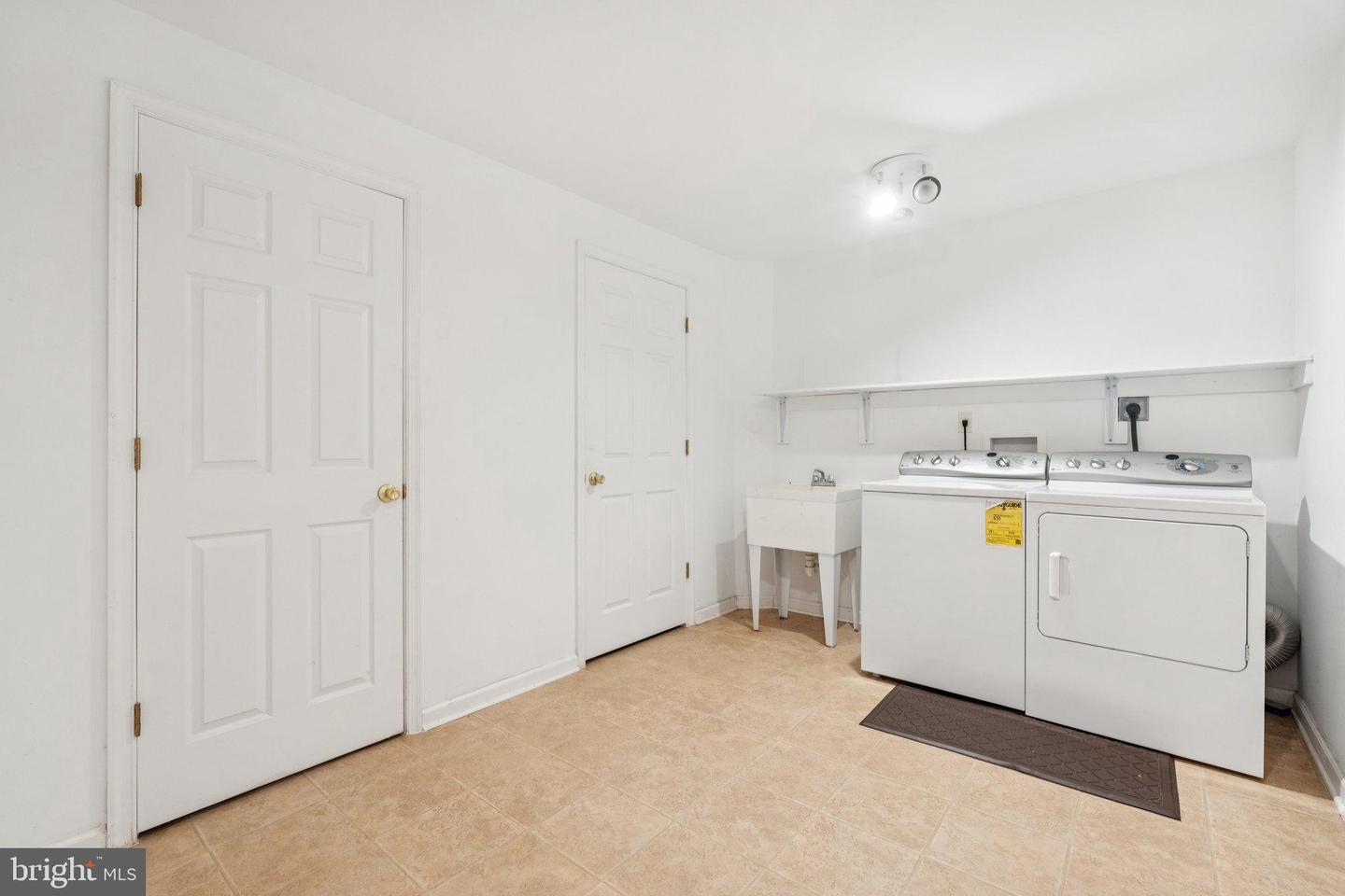 20931 LOCK CT, STERLING, Virginia 20165, 5 Bedrooms Bedrooms, 18 Rooms Rooms,4 BathroomsBathrooms,Residential,For sale,20931 LOCK CT,VALO2107996 MLS # VALO2107996