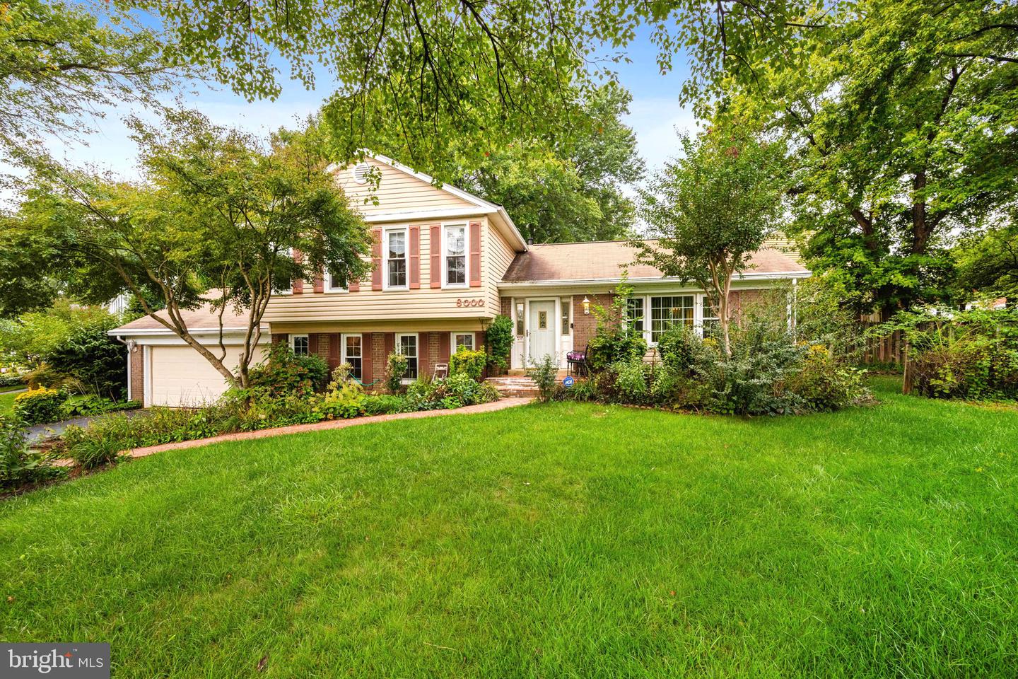 8000 LADY LEWIS CT, SPRINGFIELD, Virginia 22153, 4 Bedrooms Bedrooms, ,3 BathroomsBathrooms,Residential,For sale,8000 LADY LEWIS CT,VAFX2270248 MLS # VAFX2270248