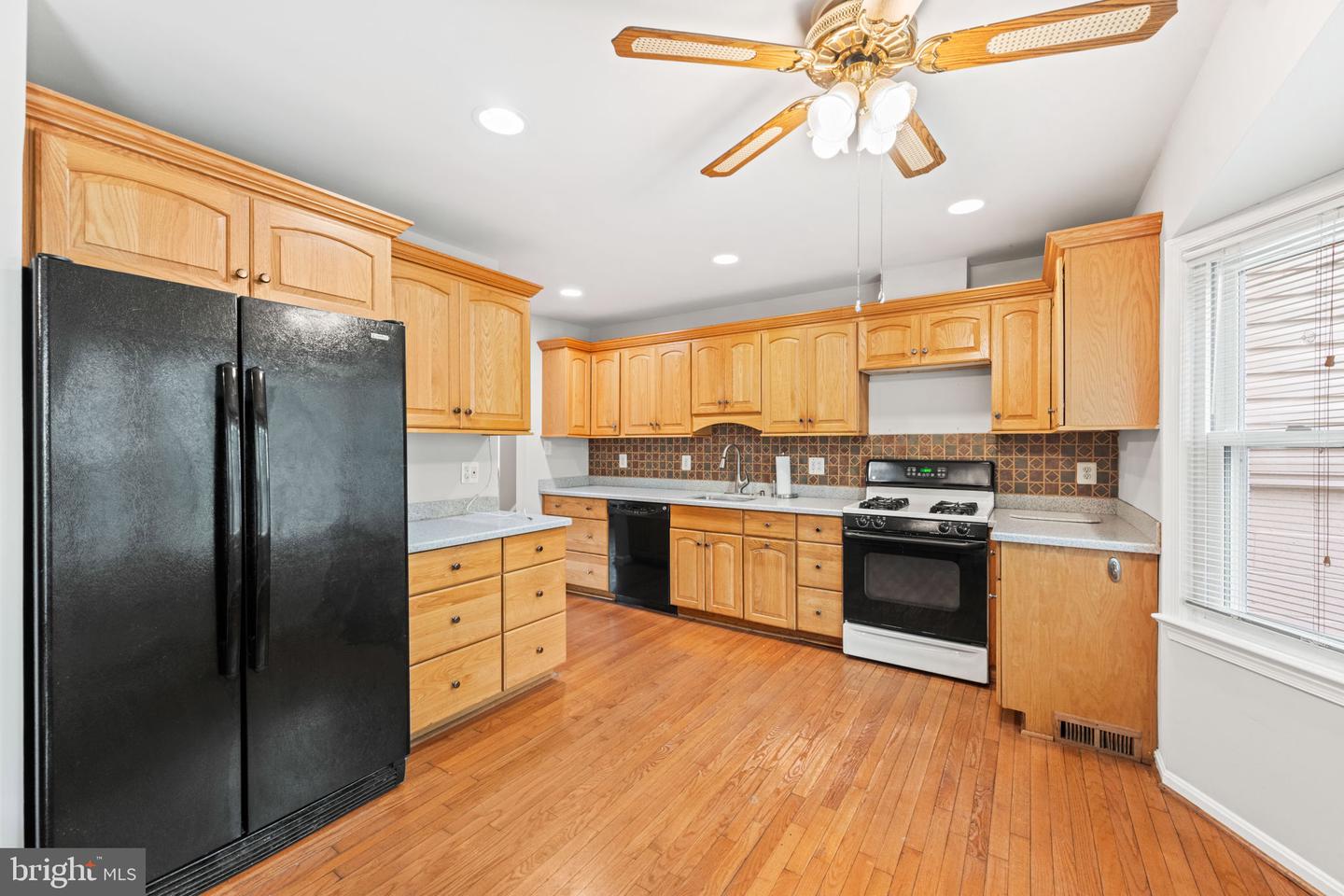 8000 LADY LEWIS CT, SPRINGFIELD, Virginia 22153, 4 Bedrooms Bedrooms, ,3 BathroomsBathrooms,Residential,For sale,8000 LADY LEWIS CT,VAFX2270248 MLS # VAFX2270248