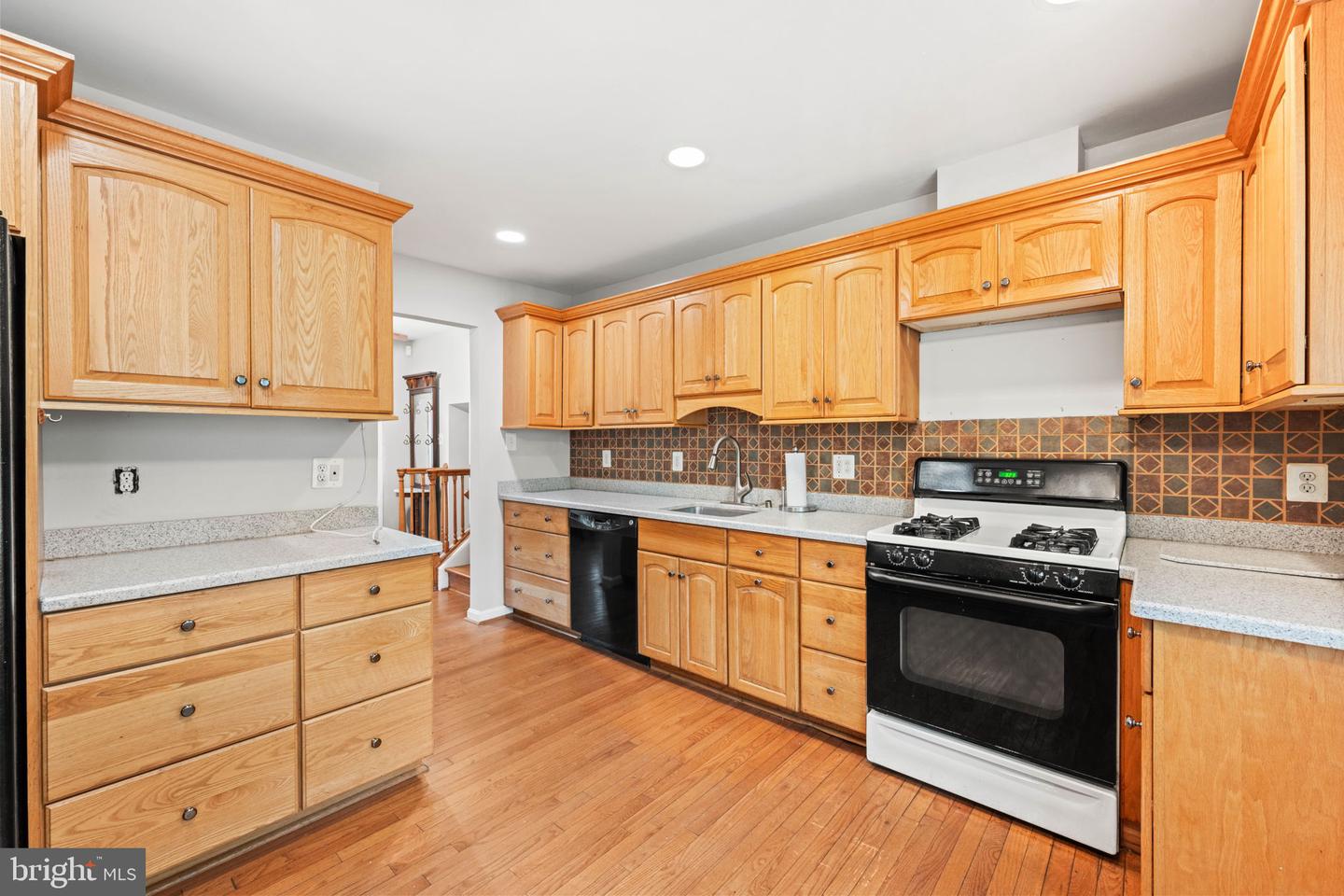 8000 LADY LEWIS CT, SPRINGFIELD, Virginia 22153, 4 Bedrooms Bedrooms, ,3 BathroomsBathrooms,Residential,For sale,8000 LADY LEWIS CT,VAFX2270248 MLS # VAFX2270248
