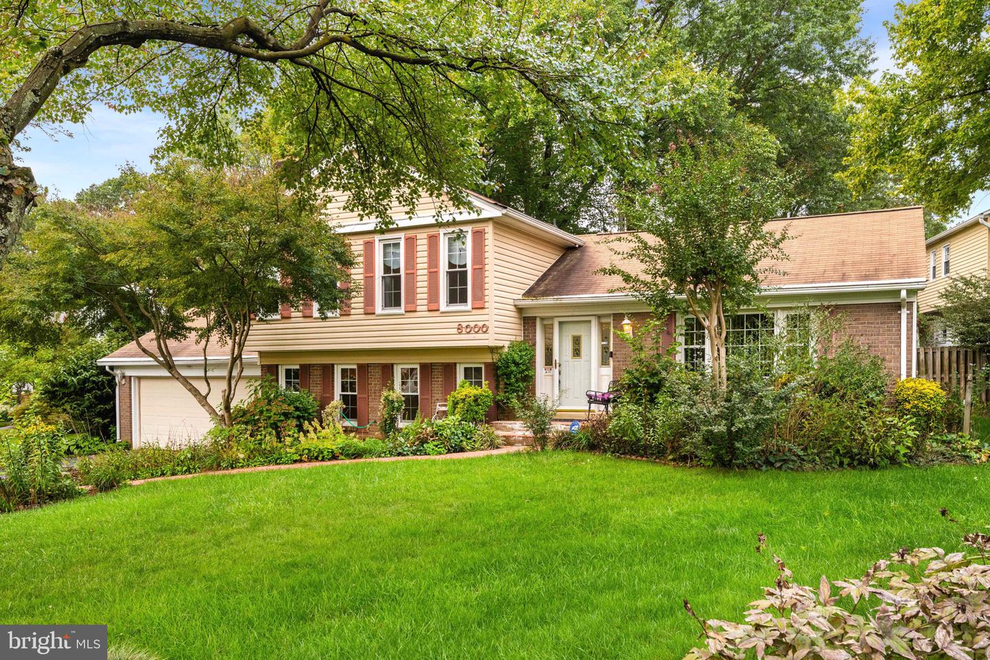 8000 LADY LEWIS CT, SPRINGFIELD, Virginia 22153, 4 Bedrooms Bedrooms, ,3 BathroomsBathrooms,Residential,For sale,8000 LADY LEWIS CT,VAFX2270248 MLS # VAFX2270248