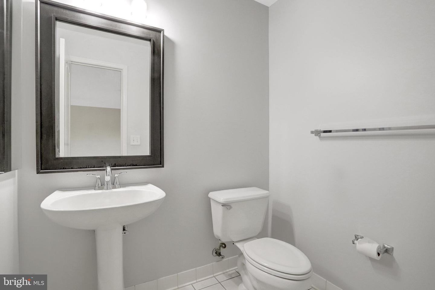 6924 FAIRFAX DR #322, ARLINGTON, Virginia 22213, 2 Bedrooms Bedrooms, ,2 BathroomsBathrooms,Residential,For sale,6924 FAIRFAX DR #322,VAAR2064414 MLS # VAAR2064414
