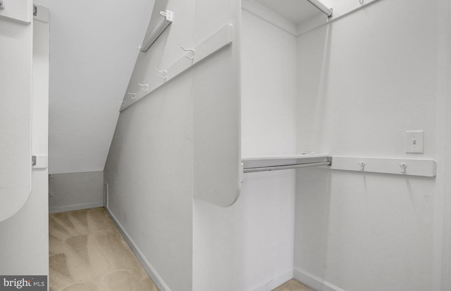 6924 FAIRFAX DR #322, ARLINGTON, Virginia 22213, 2 Bedrooms Bedrooms, ,2 BathroomsBathrooms,Residential,For sale,6924 FAIRFAX DR #322,VAAR2064414 MLS # VAAR2064414