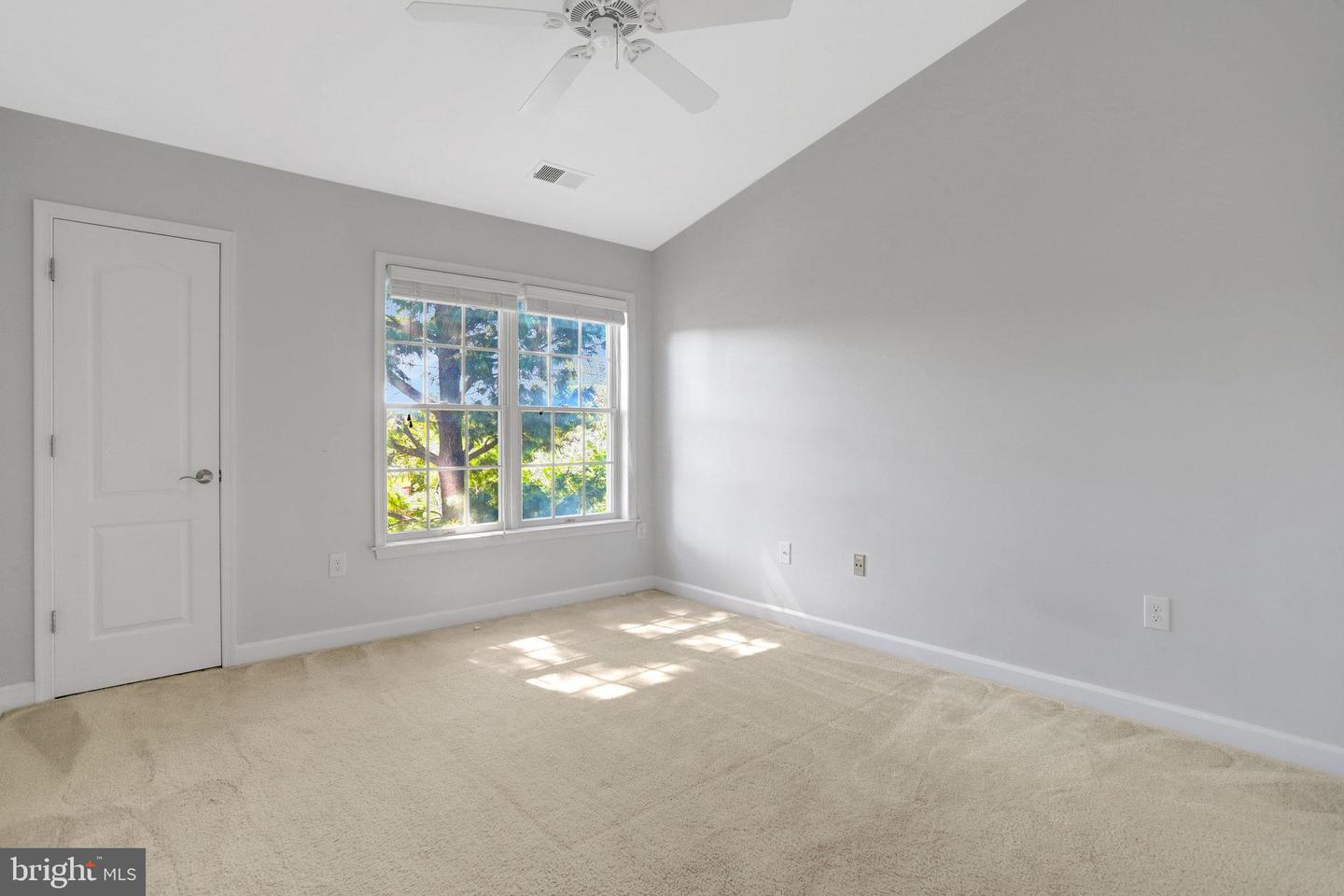 6924 FAIRFAX DR #322, ARLINGTON, Virginia 22213, 2 Bedrooms Bedrooms, ,2 BathroomsBathrooms,Residential,For sale,6924 FAIRFAX DR #322,VAAR2064414 MLS # VAAR2064414