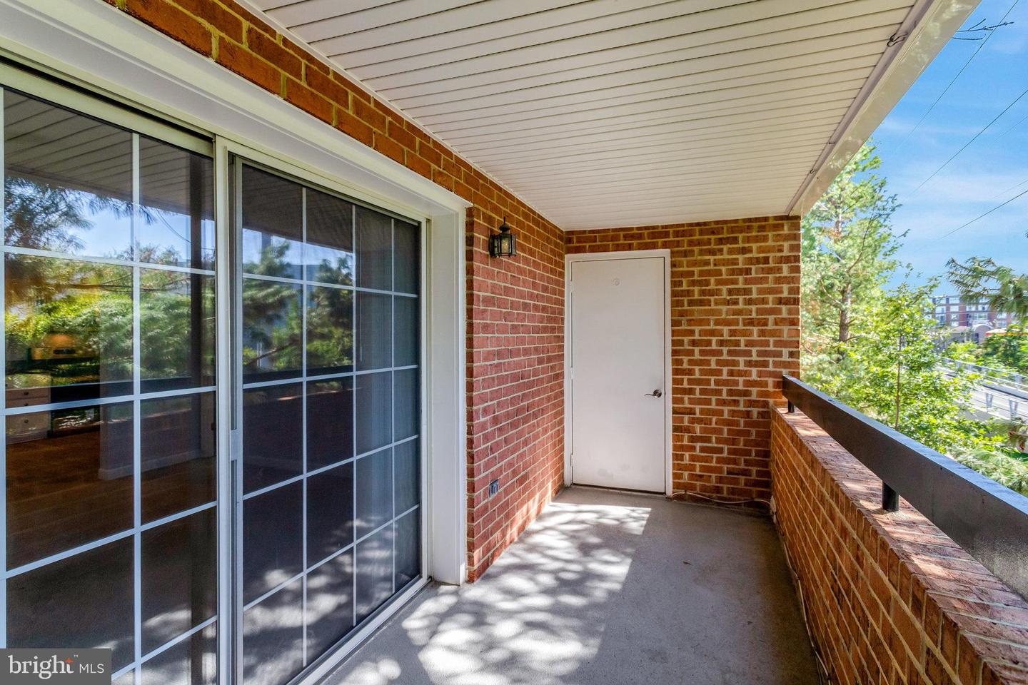 6924 FAIRFAX DR #322, ARLINGTON, Virginia 22213, 2 Bedrooms Bedrooms, ,2 BathroomsBathrooms,Residential,For sale,6924 FAIRFAX DR #322,VAAR2064414 MLS # VAAR2064414