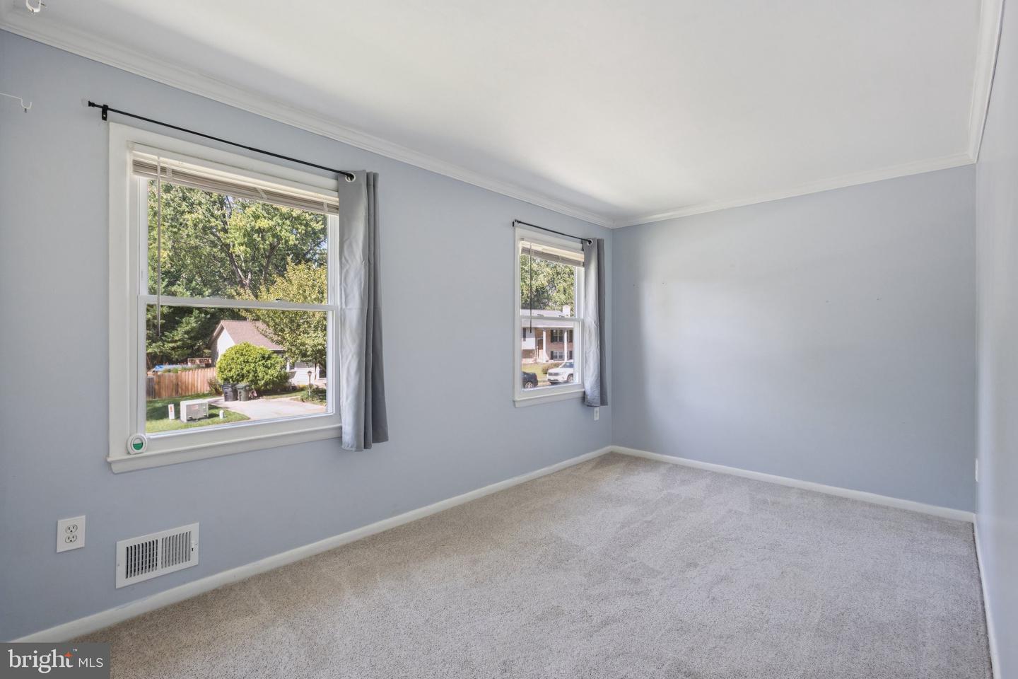 3925 FORGE DR, WOODBRIDGE, Virginia 22193, 5 Bedrooms Bedrooms, ,3 BathroomsBathrooms,Residential,For sale,3925 FORGE DR,VAPW2105234 MLS # VAPW2105234