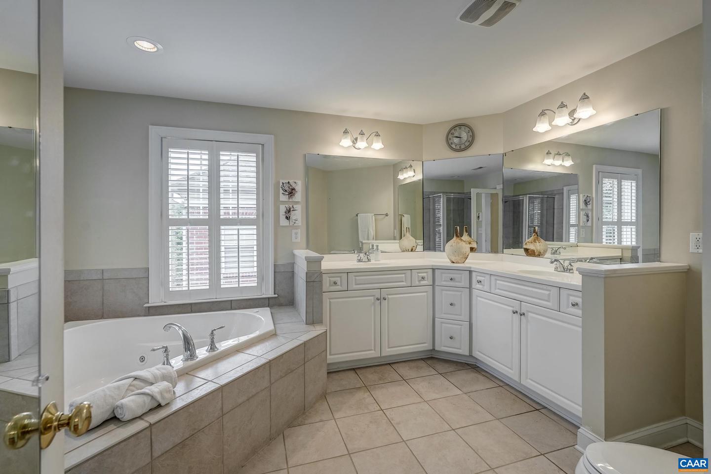 997 GLENWOOD STATION LN, CHARLOTTESVILLE, Virginia 22901, 4 Bedrooms Bedrooms, ,3 BathroomsBathrooms,Residential,For sale,997 GLENWOOD STATION LN,669590 MLS # 669590