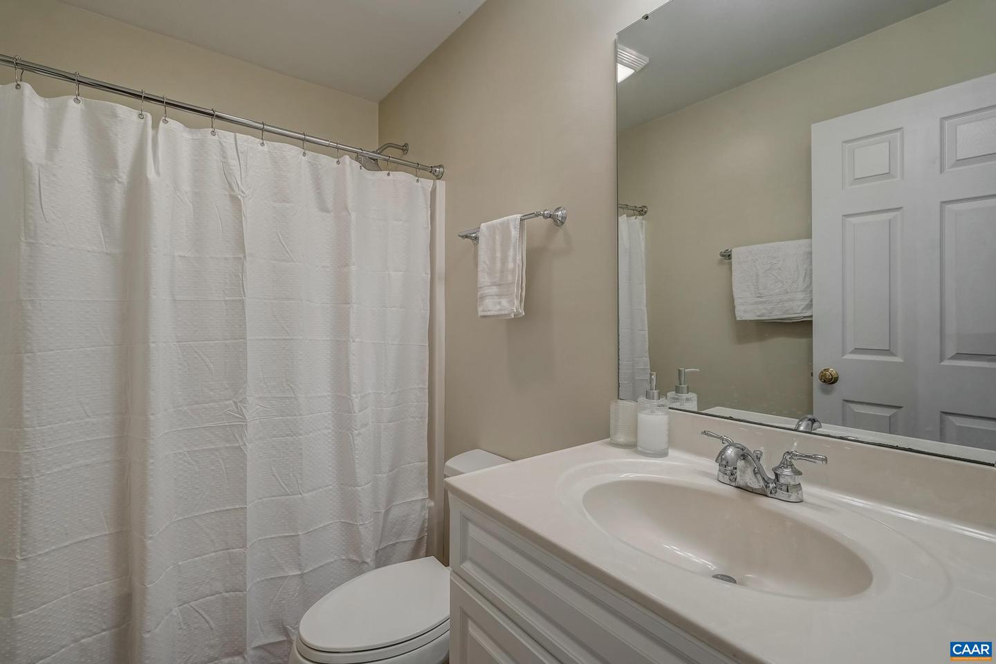 997 GLENWOOD STATION LN, CHARLOTTESVILLE, Virginia 22901, 4 Bedrooms Bedrooms, ,3 BathroomsBathrooms,Residential,For sale,997 GLENWOOD STATION LN,669590 MLS # 669590