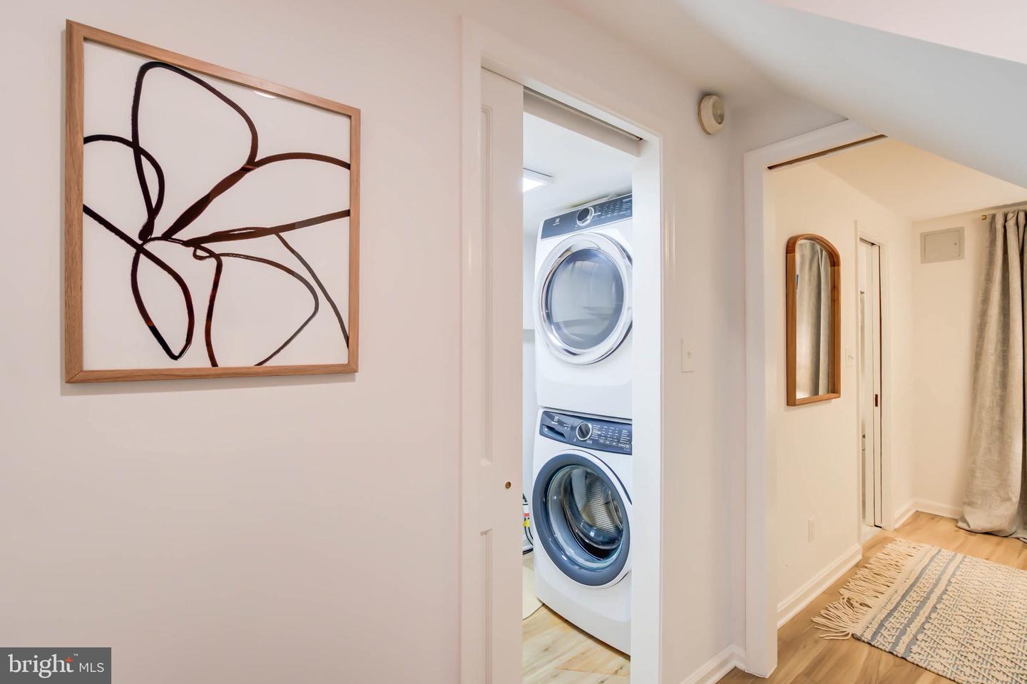 1521 CAROLINE ST NW, WASHINGTON, District Of Columbia 20009, 3 Bedrooms Bedrooms, ,2 BathroomsBathrooms,Residential,For sale,1521 CAROLINE ST NW,DCDC2225184 MLS # DCDC2225184
