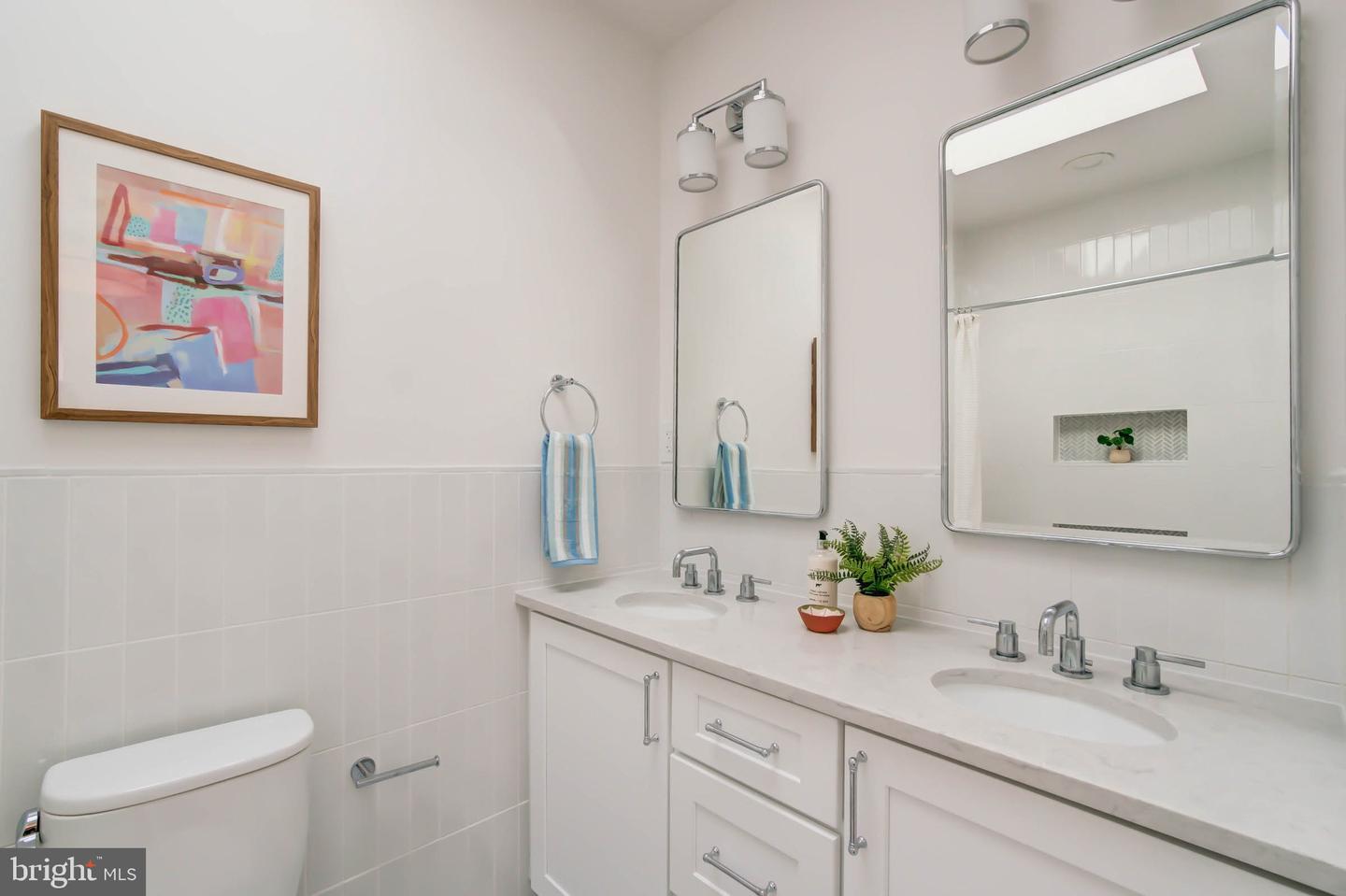 1521 CAROLINE ST NW, WASHINGTON, District Of Columbia 20009, 3 Bedrooms Bedrooms, ,2 BathroomsBathrooms,Residential,For sale,1521 CAROLINE ST NW,DCDC2225184 MLS # DCDC2225184