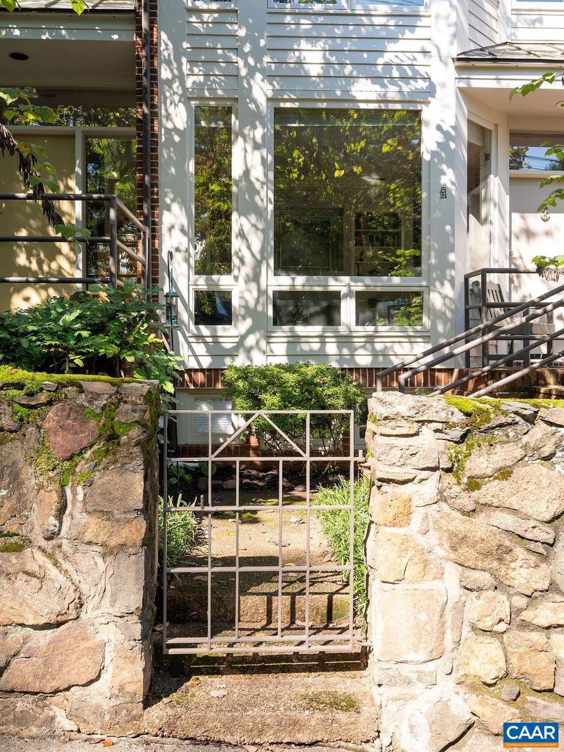 503 NE 2ND ST, CHARLOTTESVILLE, Virginia 22902, 3 Bedrooms Bedrooms, ,3 BathroomsBathrooms,Residential,For sale,503 NE 2ND ST,669600 MLS # 669600