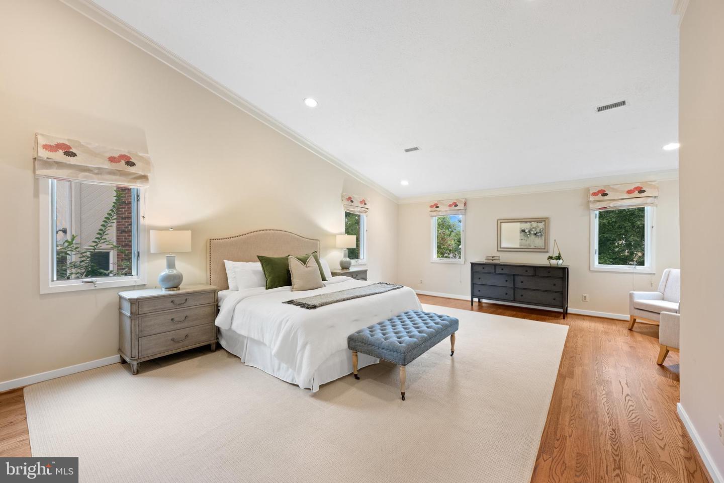 4667 KENMORE DR NW, WASHINGTON, District Of Columbia 20007, 4 Bedrooms Bedrooms, ,3 BathroomsBathrooms,Residential,For sale,4667 KENMORE DR NW,DCDC2225092 MLS # DCDC2225092