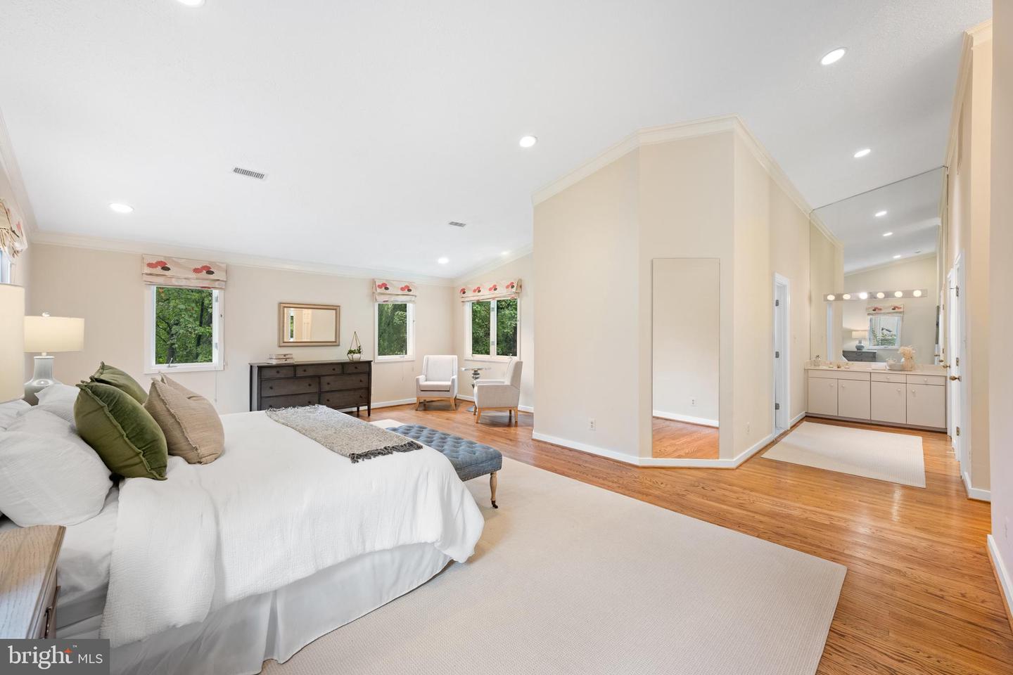 4667 KENMORE DR NW, WASHINGTON, District Of Columbia 20007, 4 Bedrooms Bedrooms, ,3 BathroomsBathrooms,Residential,For sale,4667 KENMORE DR NW,DCDC2225092 MLS # DCDC2225092