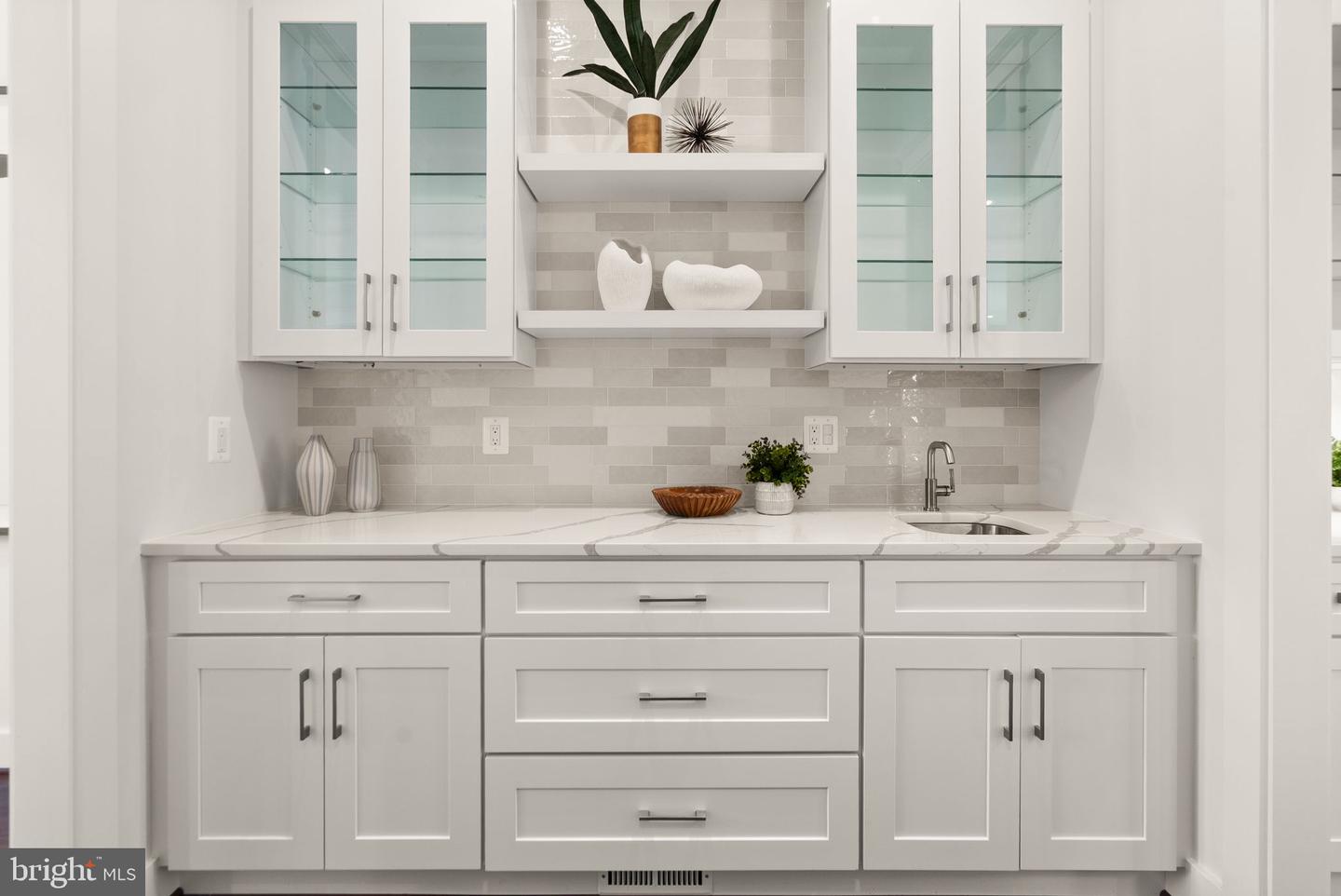 1830 CHERRI DR, FALLS CHURCH, Virginia 22043, 6 Bedrooms Bedrooms, ,6 BathroomsBathrooms,Residential,For sale,1830 CHERRI DR,VAFX2270316 MLS # VAFX2270316