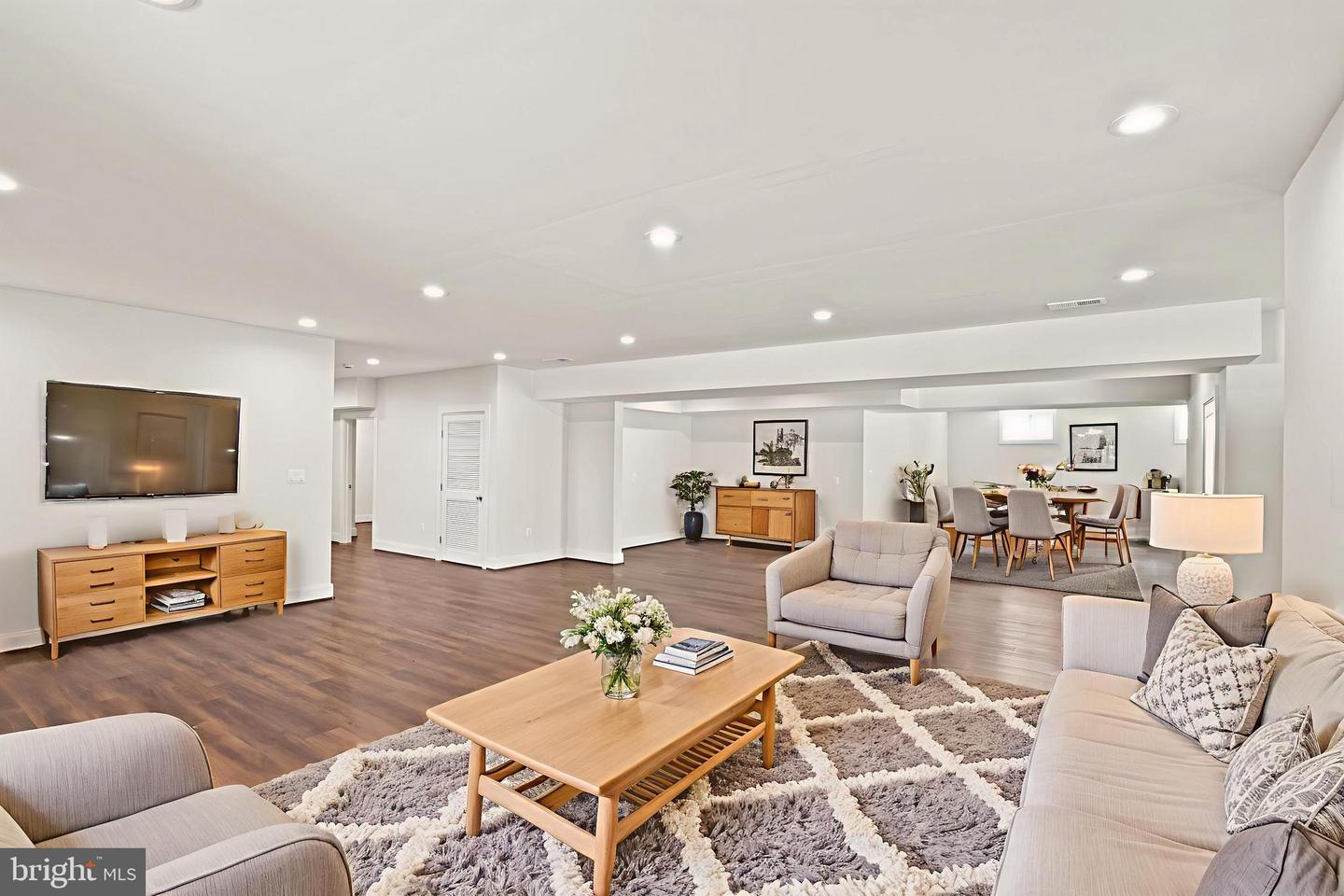 1830 CHERRI DR, FALLS CHURCH, Virginia 22043, 6 Bedrooms Bedrooms, ,6 BathroomsBathrooms,Residential,For sale,1830 CHERRI DR,VAFX2270316 MLS # VAFX2270316