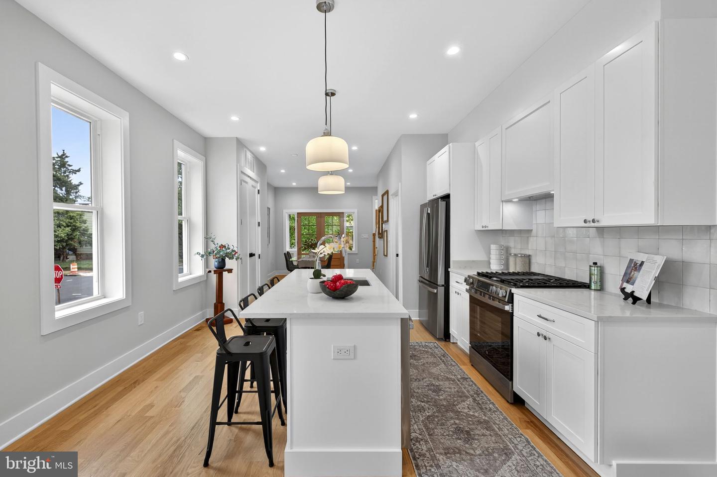 401 16TH ST SE, WASHINGTON, District Of Columbia 20003, 4 Bedrooms Bedrooms, ,3 BathroomsBathrooms,Residential,For sale,401 16TH ST SE,DCDC2225114 MLS # DCDC2225114
