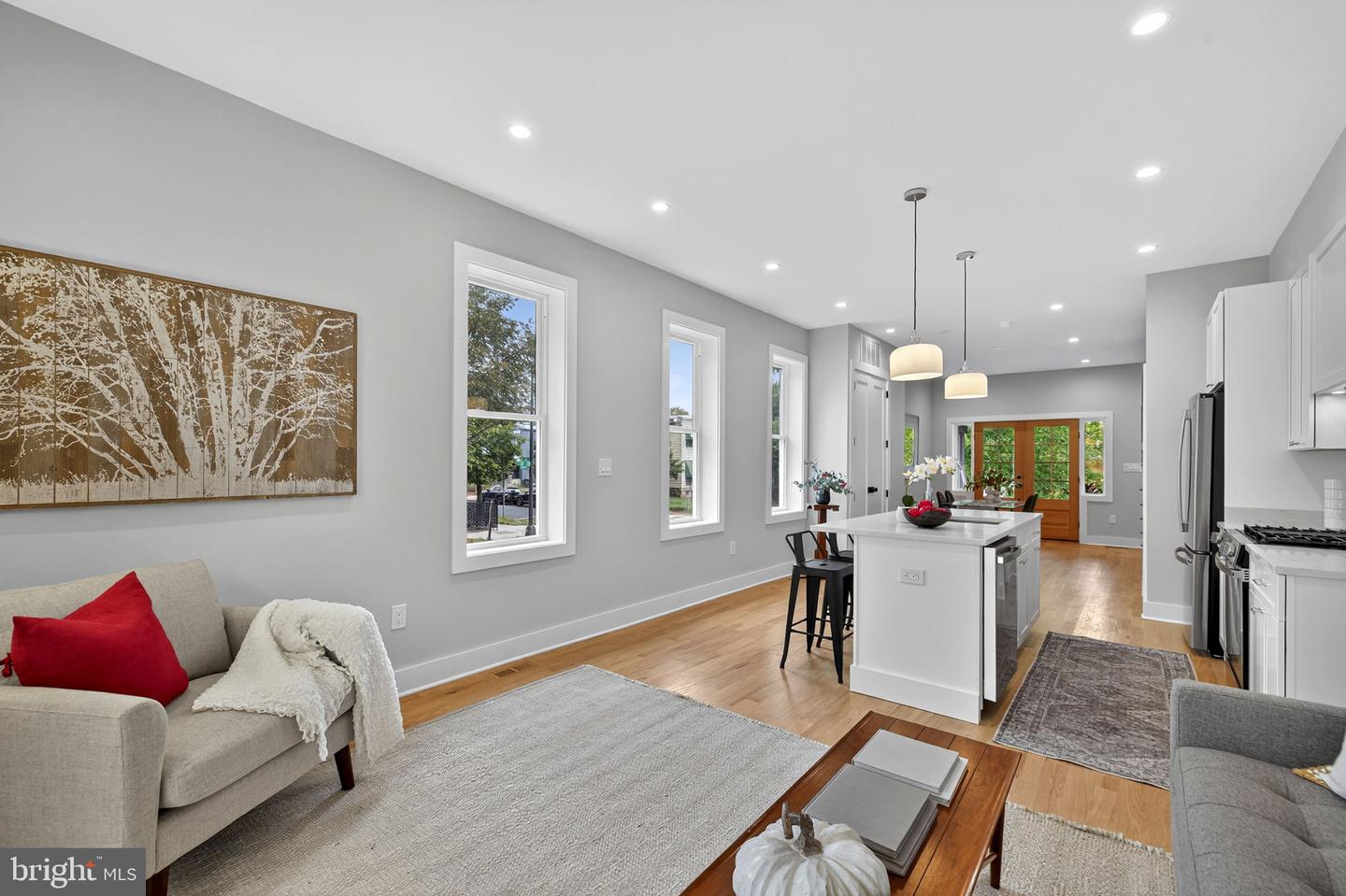 401 16TH ST SE, WASHINGTON, District Of Columbia 20003, 4 Bedrooms Bedrooms, ,3 BathroomsBathrooms,Residential,For sale,401 16TH ST SE,DCDC2225114 MLS # DCDC2225114