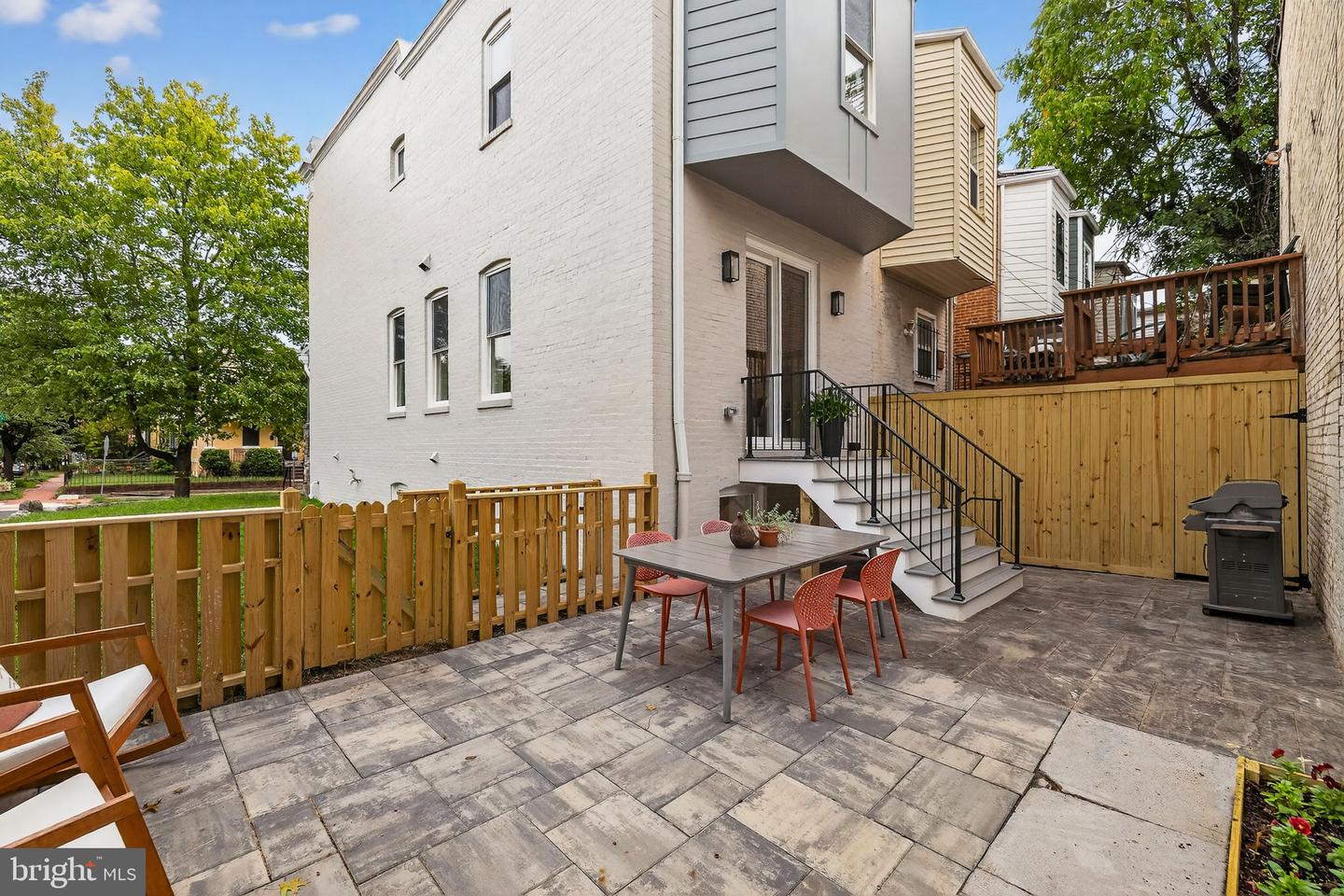 401 16TH ST SE, WASHINGTON, District Of Columbia 20003, 4 Bedrooms Bedrooms, ,3 BathroomsBathrooms,Residential,For sale,401 16TH ST SE,DCDC2225114 MLS # DCDC2225114
