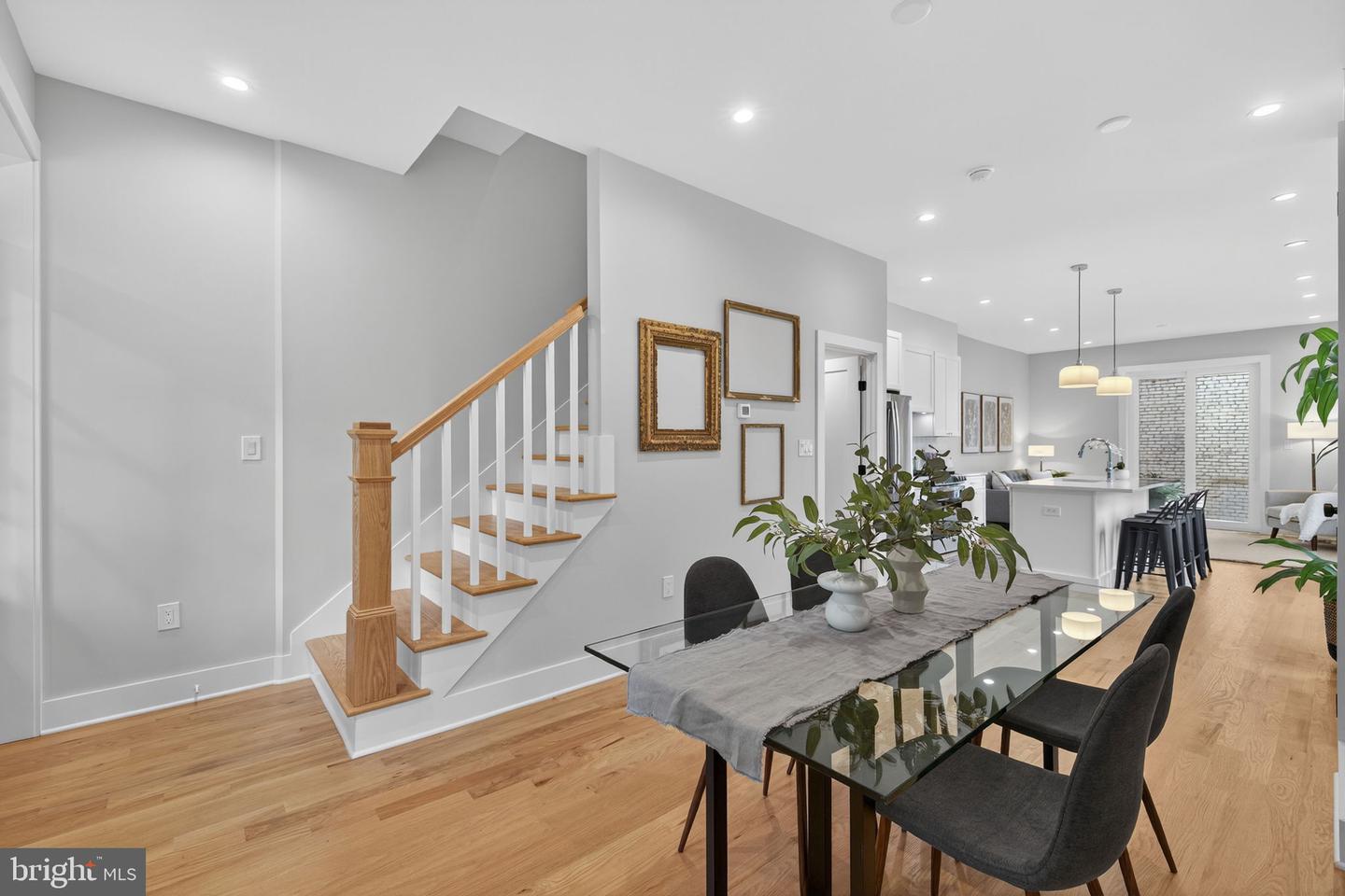 401 16TH ST SE, WASHINGTON, District Of Columbia 20003, 4 Bedrooms Bedrooms, ,3 BathroomsBathrooms,Residential,For sale,401 16TH ST SE,DCDC2225114 MLS # DCDC2225114