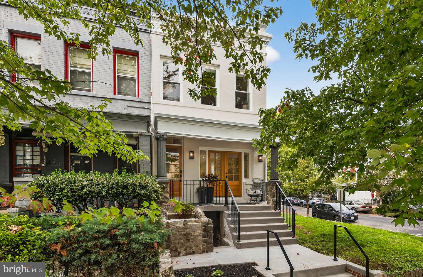 401 16TH ST SE, WASHINGTON, District Of Columbia 20003, 4 Bedrooms Bedrooms, ,3 BathroomsBathrooms,Residential,For sale,401 16TH ST SE,DCDC2225114 MLS # DCDC2225114