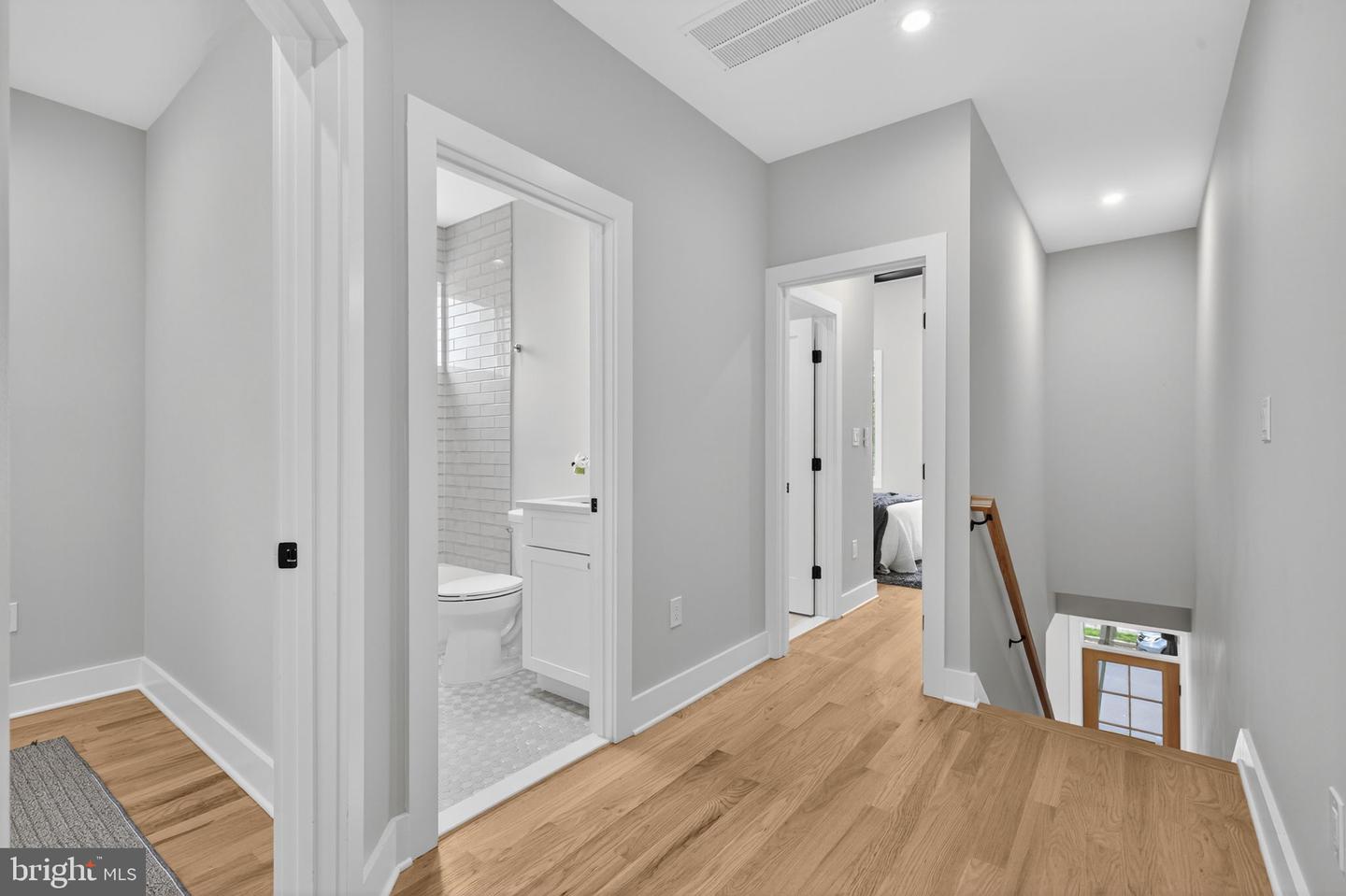 401 16TH ST SE, WASHINGTON, District Of Columbia 20003, 4 Bedrooms Bedrooms, ,3 BathroomsBathrooms,Residential,For sale,401 16TH ST SE,DCDC2225114 MLS # DCDC2225114