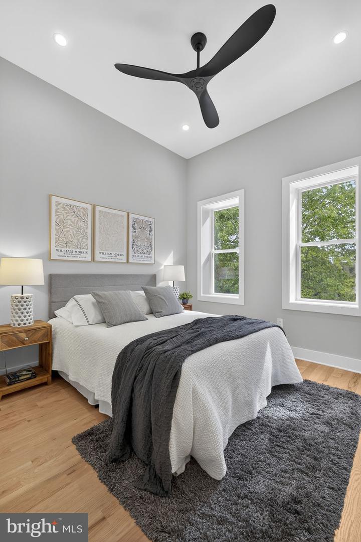401 16TH ST SE, WASHINGTON, District Of Columbia 20003, 4 Bedrooms Bedrooms, ,3 BathroomsBathrooms,Residential,For sale,401 16TH ST SE,DCDC2225114 MLS # DCDC2225114