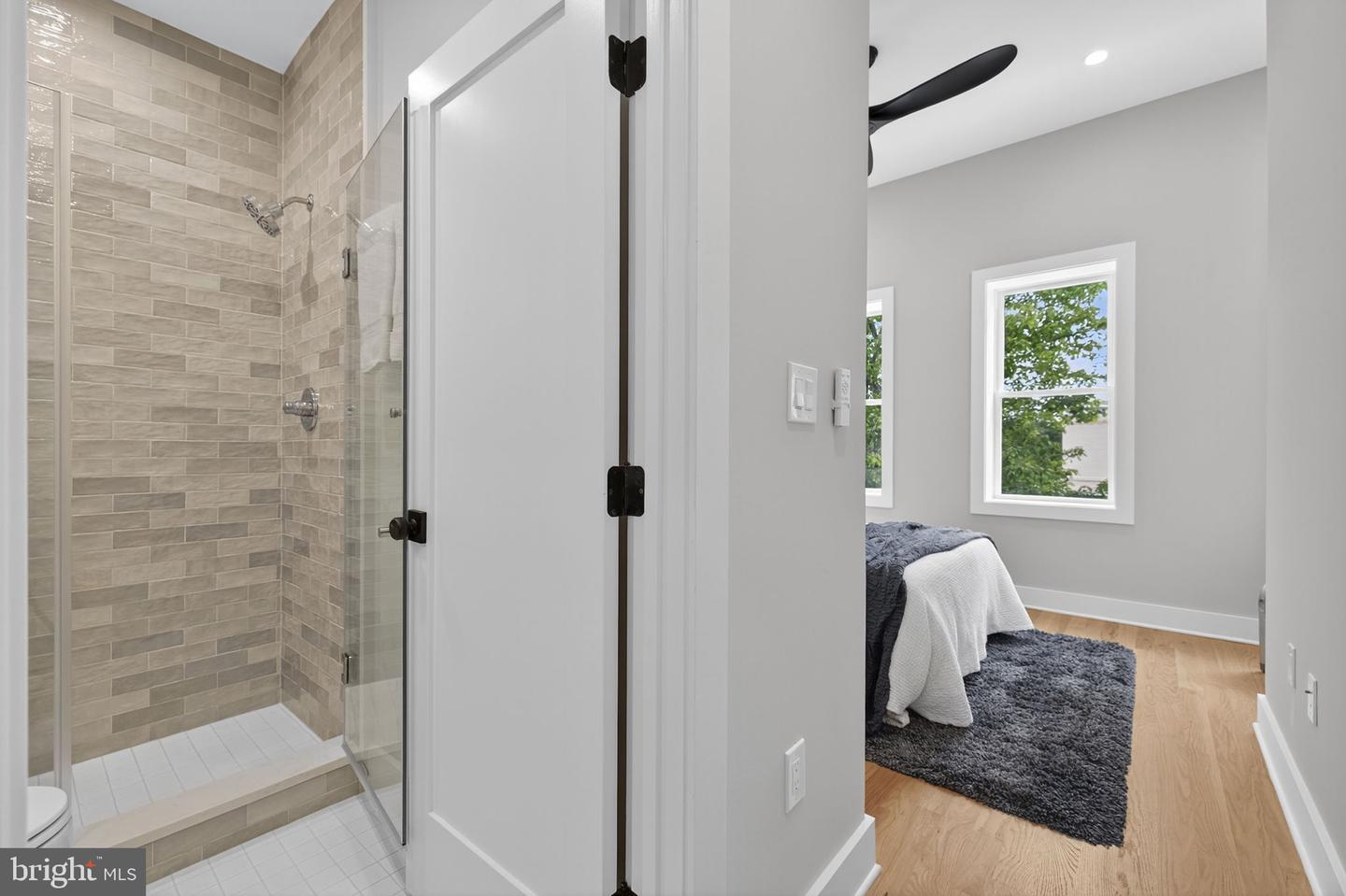 401 16TH ST SE, WASHINGTON, District Of Columbia 20003, 4 Bedrooms Bedrooms, ,3 BathroomsBathrooms,Residential,For sale,401 16TH ST SE,DCDC2225114 MLS # DCDC2225114