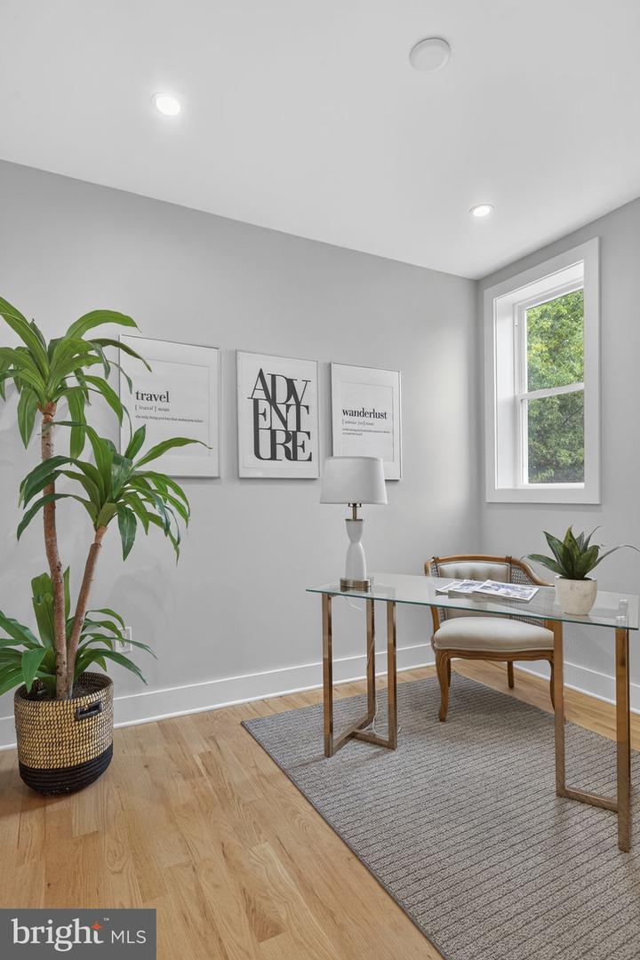 401 16TH ST SE, WASHINGTON, District Of Columbia 20003, 4 Bedrooms Bedrooms, ,3 BathroomsBathrooms,Residential,For sale,401 16TH ST SE,DCDC2225114 MLS # DCDC2225114