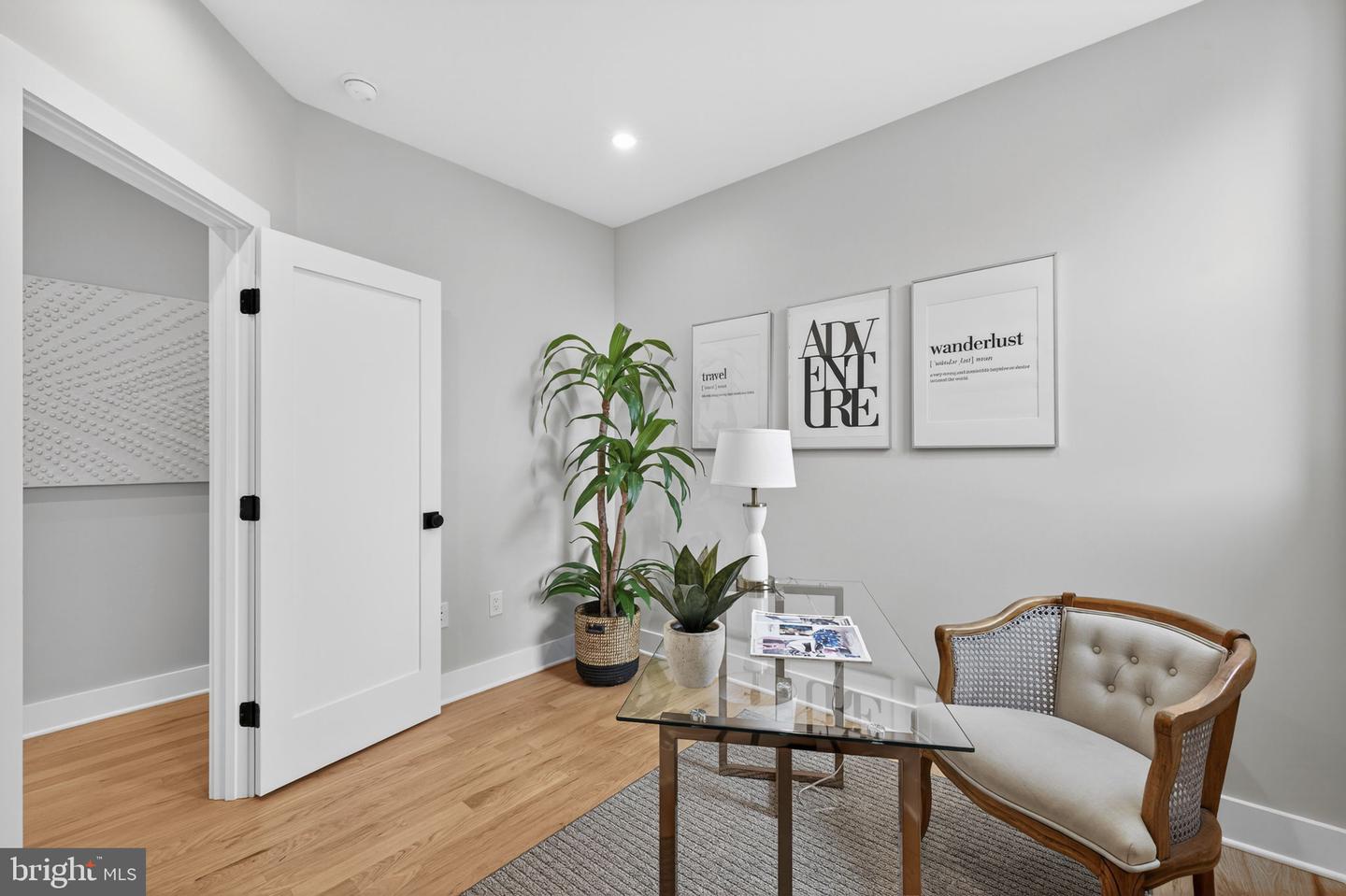 401 16TH ST SE, WASHINGTON, District Of Columbia 20003, 4 Bedrooms Bedrooms, ,3 BathroomsBathrooms,Residential,For sale,401 16TH ST SE,DCDC2225114 MLS # DCDC2225114