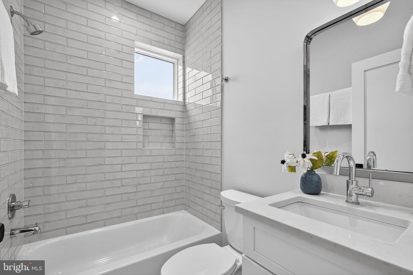 401 16TH ST SE, WASHINGTON, District Of Columbia 20003, 4 Bedrooms Bedrooms, ,3 BathroomsBathrooms,Residential,For sale,401 16TH ST SE,DCDC2225114 MLS # DCDC2225114