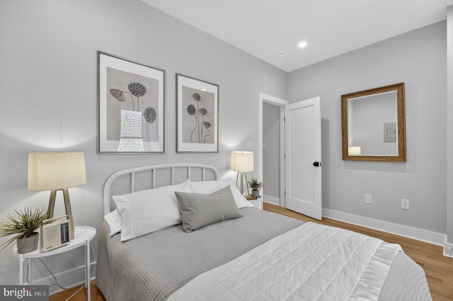 401 16TH ST SE, WASHINGTON, District Of Columbia 20003, 4 Bedrooms Bedrooms, ,3 BathroomsBathrooms,Residential,For sale,401 16TH ST SE,DCDC2225114 MLS # DCDC2225114