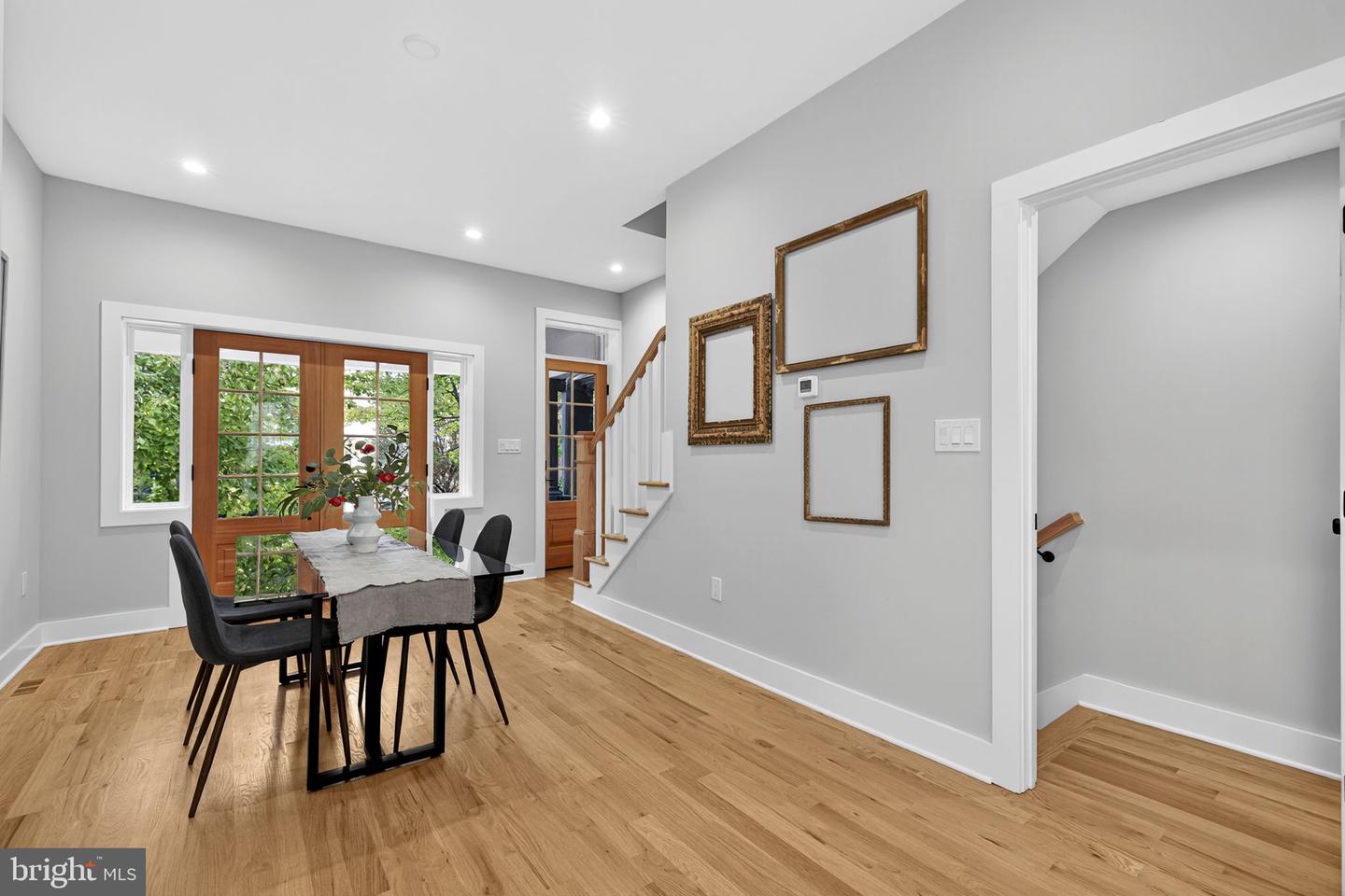 401 16TH ST SE, WASHINGTON, District Of Columbia 20003, 4 Bedrooms Bedrooms, ,3 BathroomsBathrooms,Residential,For sale,401 16TH ST SE,DCDC2225114 MLS # DCDC2225114