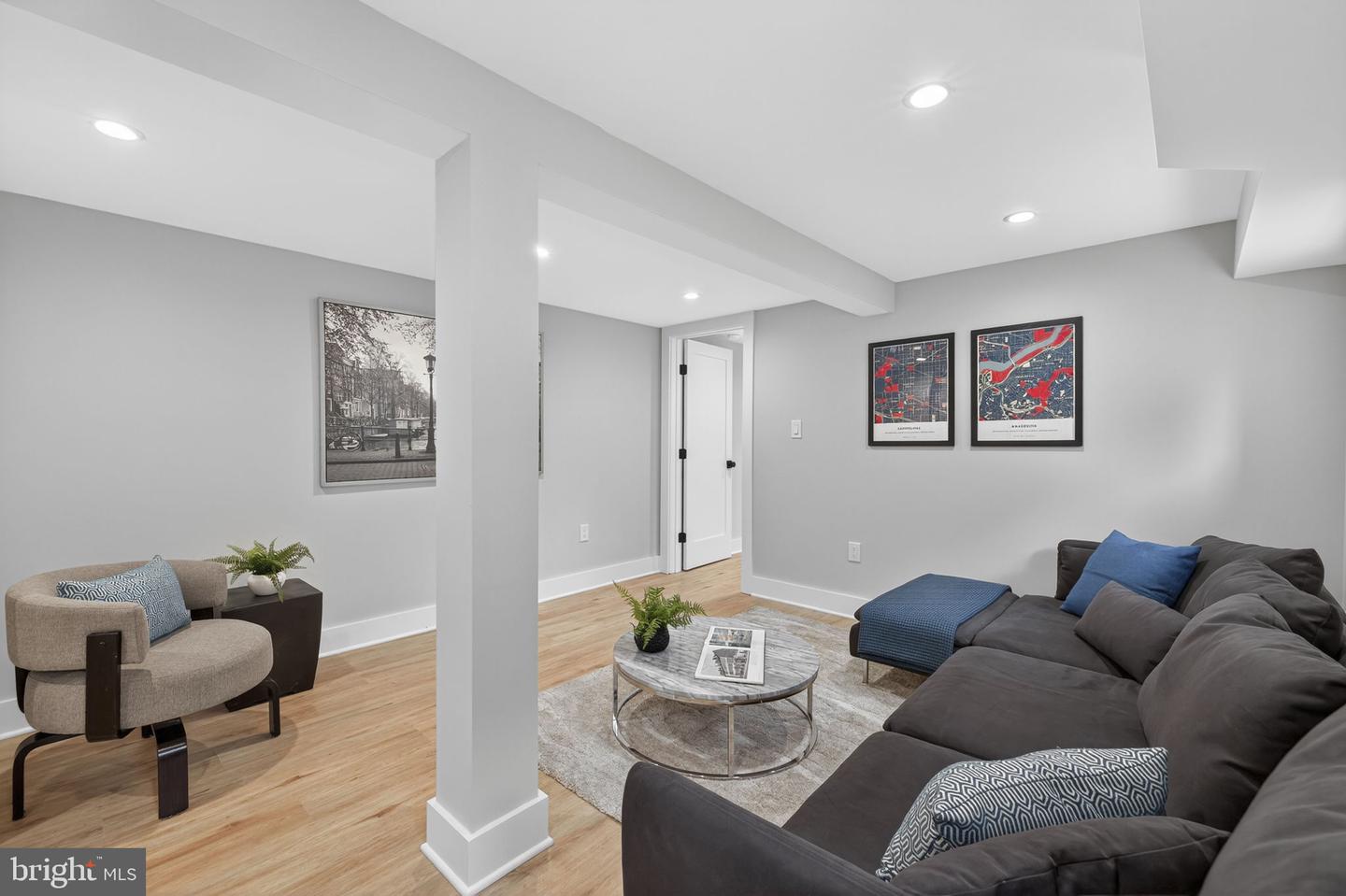 401 16TH ST SE, WASHINGTON, District Of Columbia 20003, 4 Bedrooms Bedrooms, ,3 BathroomsBathrooms,Residential,For sale,401 16TH ST SE,DCDC2225114 MLS # DCDC2225114