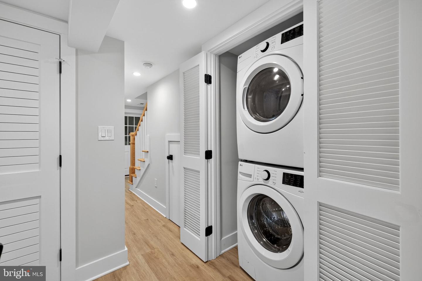 401 16TH ST SE, WASHINGTON, District Of Columbia 20003, 4 Bedrooms Bedrooms, ,3 BathroomsBathrooms,Residential,For sale,401 16TH ST SE,DCDC2225114 MLS # DCDC2225114