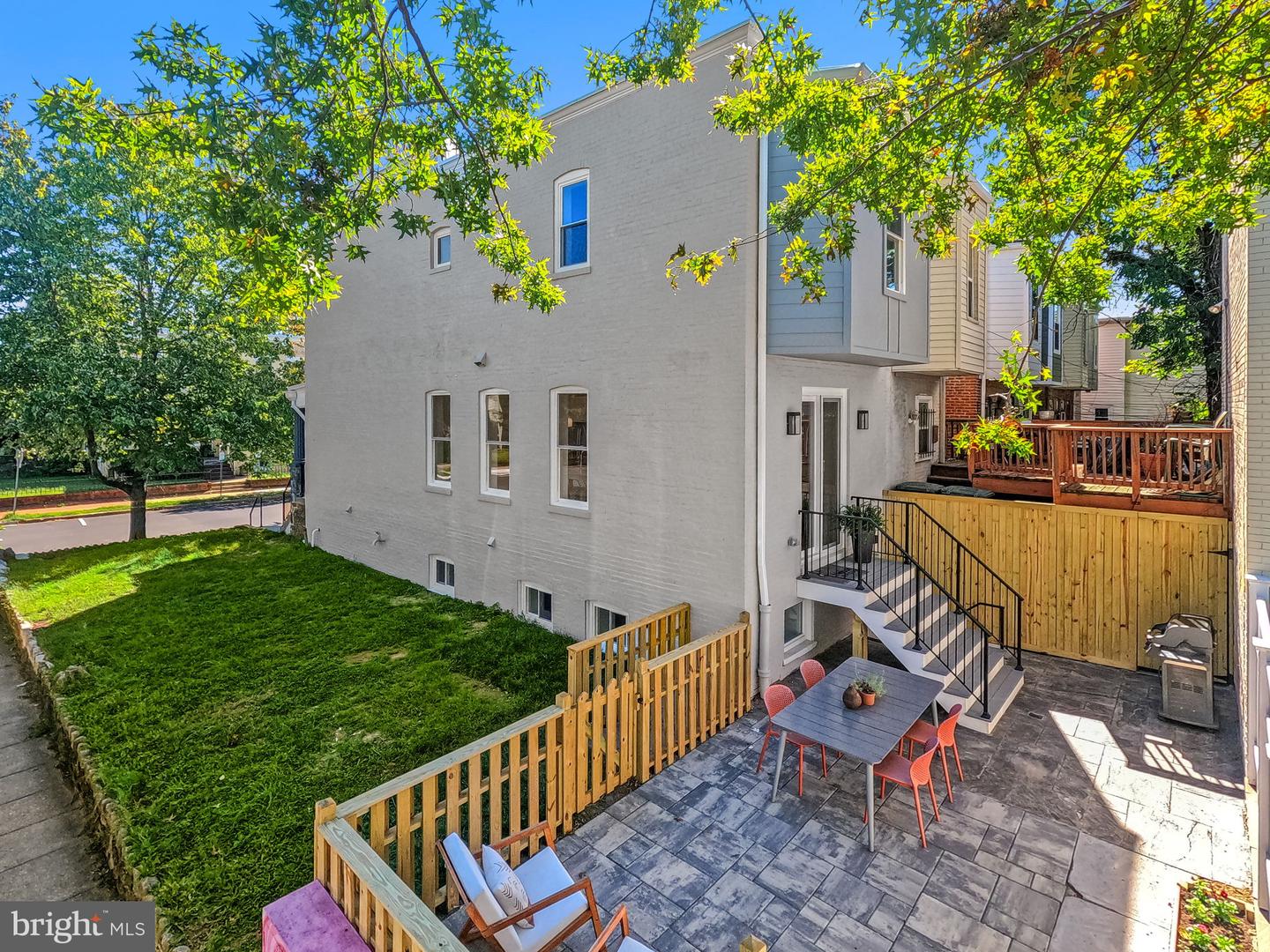401 16TH ST SE, WASHINGTON, District Of Columbia 20003, 4 Bedrooms Bedrooms, ,3 BathroomsBathrooms,Residential,For sale,401 16TH ST SE,DCDC2225114 MLS # DCDC2225114