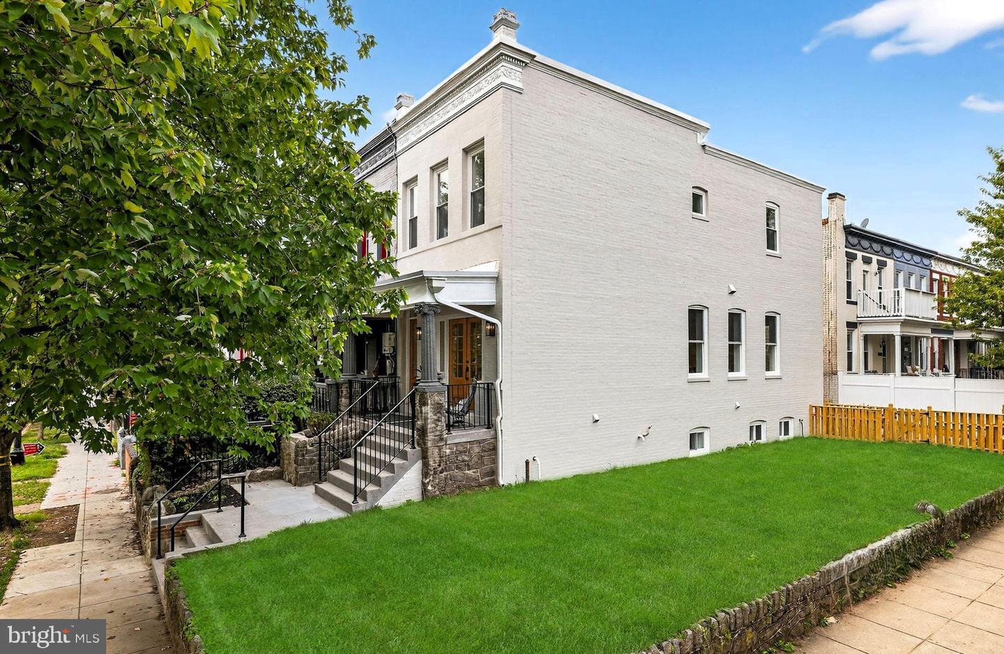 401 16TH ST SE, WASHINGTON, District Of Columbia 20003, 4 Bedrooms Bedrooms, ,3 BathroomsBathrooms,Residential,For sale,401 16TH ST SE,DCDC2225114 MLS # DCDC2225114