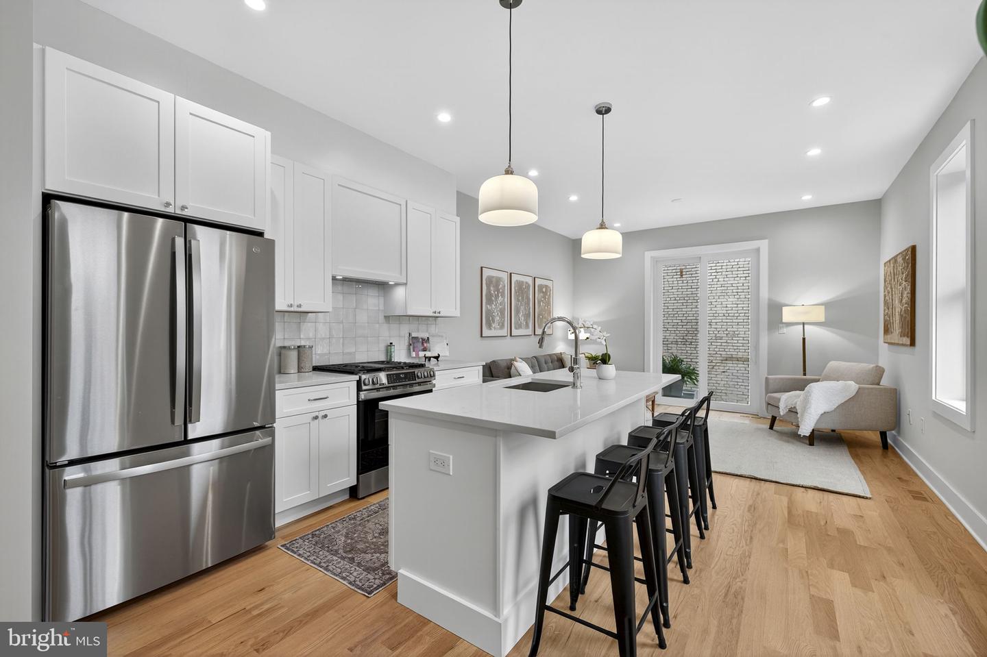 401 16TH ST SE, WASHINGTON, District Of Columbia 20003, 4 Bedrooms Bedrooms, ,3 BathroomsBathrooms,Residential,For sale,401 16TH ST SE,DCDC2225114 MLS # DCDC2225114