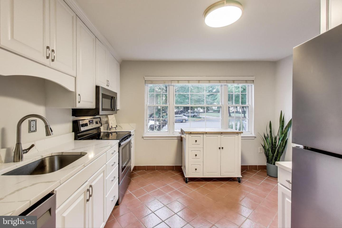 7836 SNEAD LN, FALLS CHURCH, Virginia 22043, 4 Bedrooms Bedrooms, ,3 BathroomsBathrooms,Residential,For sale,7836 SNEAD LN,VAFX2271234 MLS # VAFX2271234