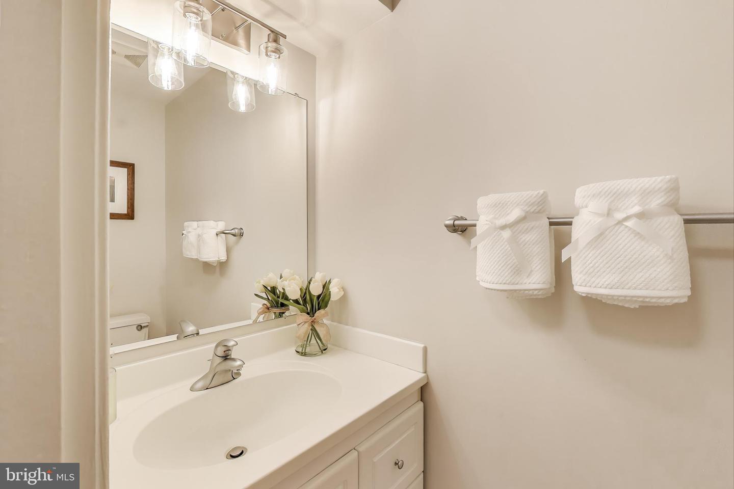 7836 SNEAD LN, FALLS CHURCH, Virginia 22043, 4 Bedrooms Bedrooms, ,3 BathroomsBathrooms,Residential,For sale,7836 SNEAD LN,VAFX2271234 MLS # VAFX2271234