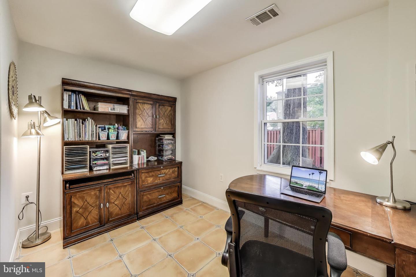 7836 SNEAD LN, FALLS CHURCH, Virginia 22043, 4 Bedrooms Bedrooms, ,3 BathroomsBathrooms,Residential,For sale,7836 SNEAD LN,VAFX2271234 MLS # VAFX2271234