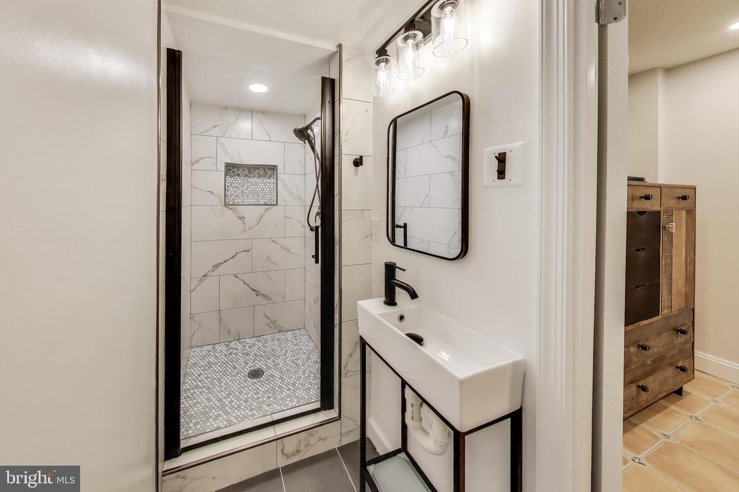 7836 SNEAD LN, FALLS CHURCH, Virginia 22043, 4 Bedrooms Bedrooms, ,3 BathroomsBathrooms,Residential,For sale,7836 SNEAD LN,VAFX2271234 MLS # VAFX2271234