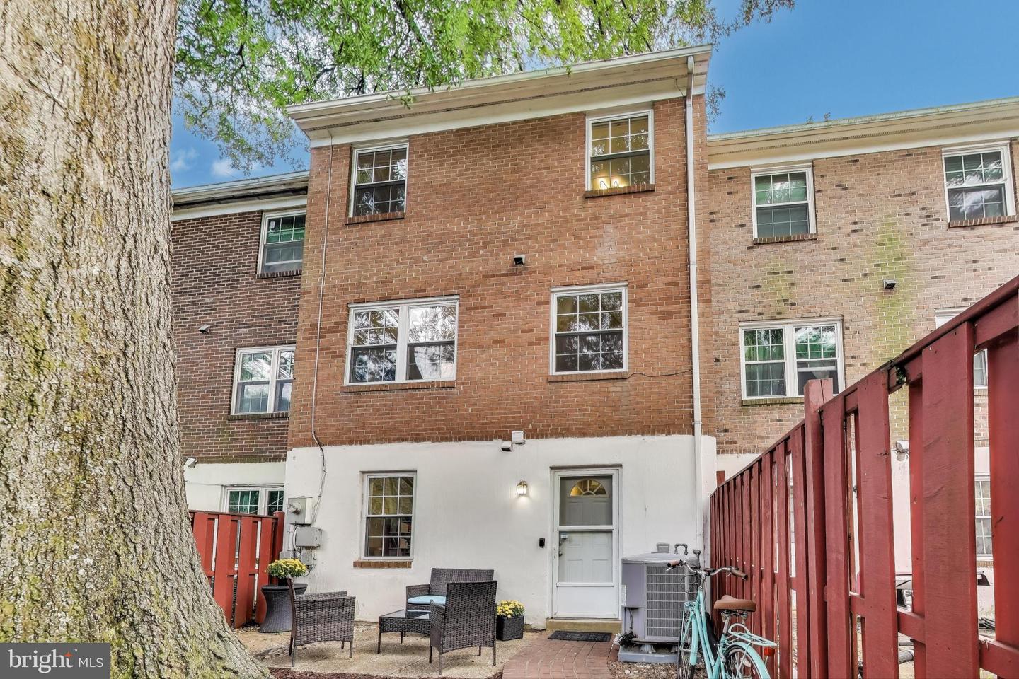 7836 SNEAD LN, FALLS CHURCH, Virginia 22043, 4 Bedrooms Bedrooms, ,3 BathroomsBathrooms,Residential,For sale,7836 SNEAD LN,VAFX2271234 MLS # VAFX2271234