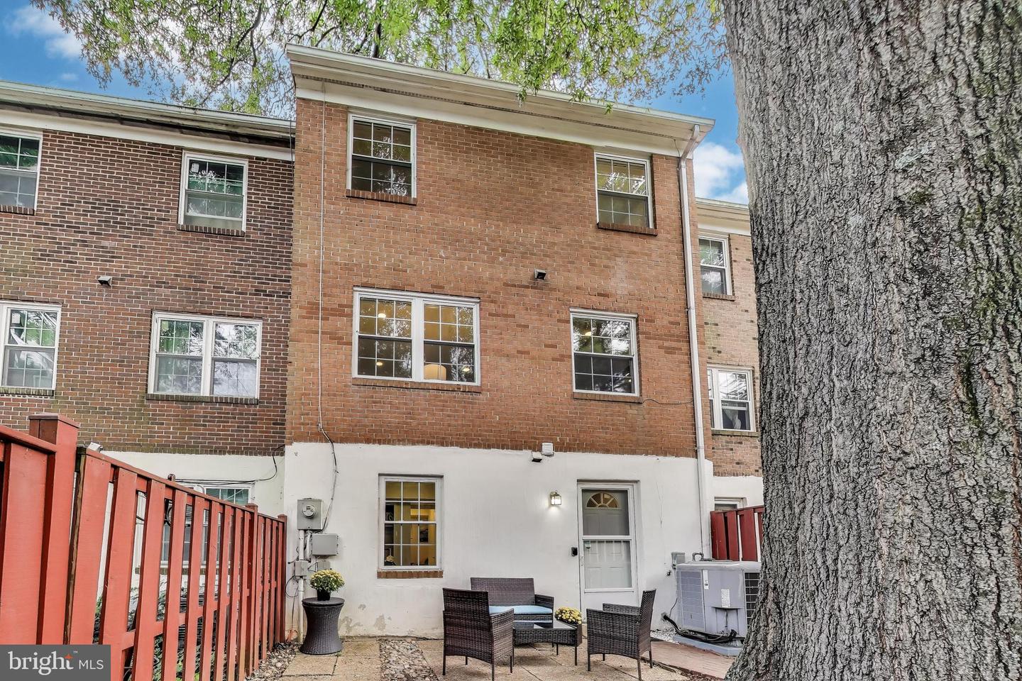 7836 SNEAD LN, FALLS CHURCH, Virginia 22043, 4 Bedrooms Bedrooms, ,3 BathroomsBathrooms,Residential,For sale,7836 SNEAD LN,VAFX2271234 MLS # VAFX2271234