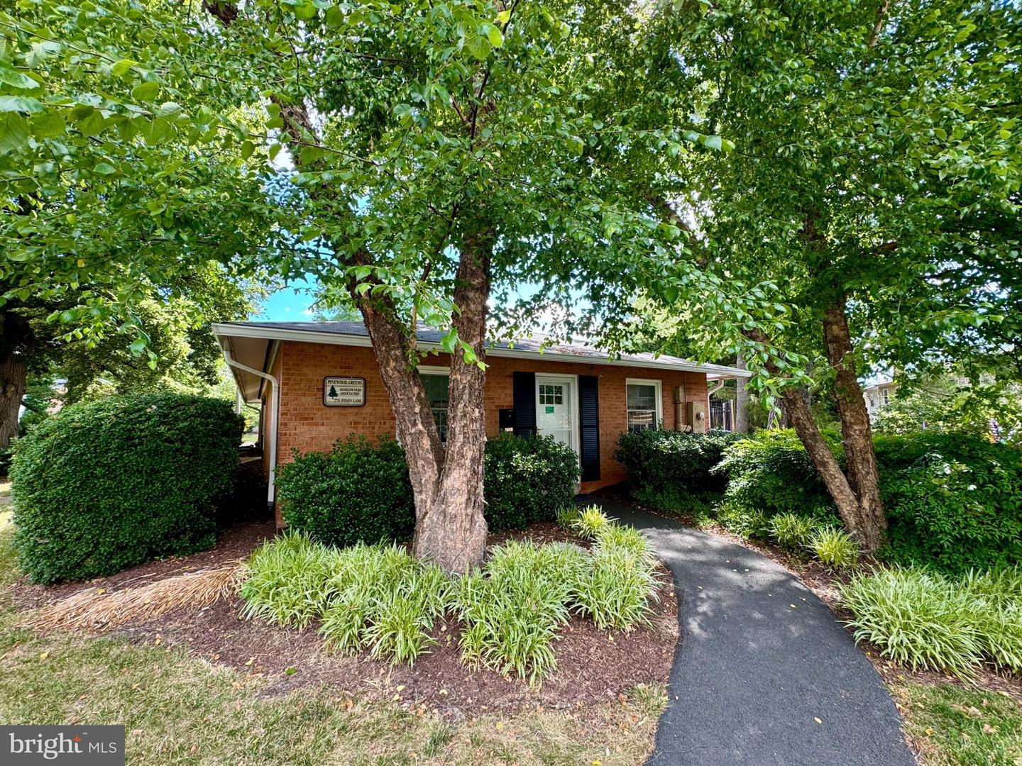 7836 SNEAD LN, FALLS CHURCH, Virginia 22043, 4 Bedrooms Bedrooms, ,3 BathroomsBathrooms,Residential,For sale,7836 SNEAD LN,VAFX2271234 MLS # VAFX2271234