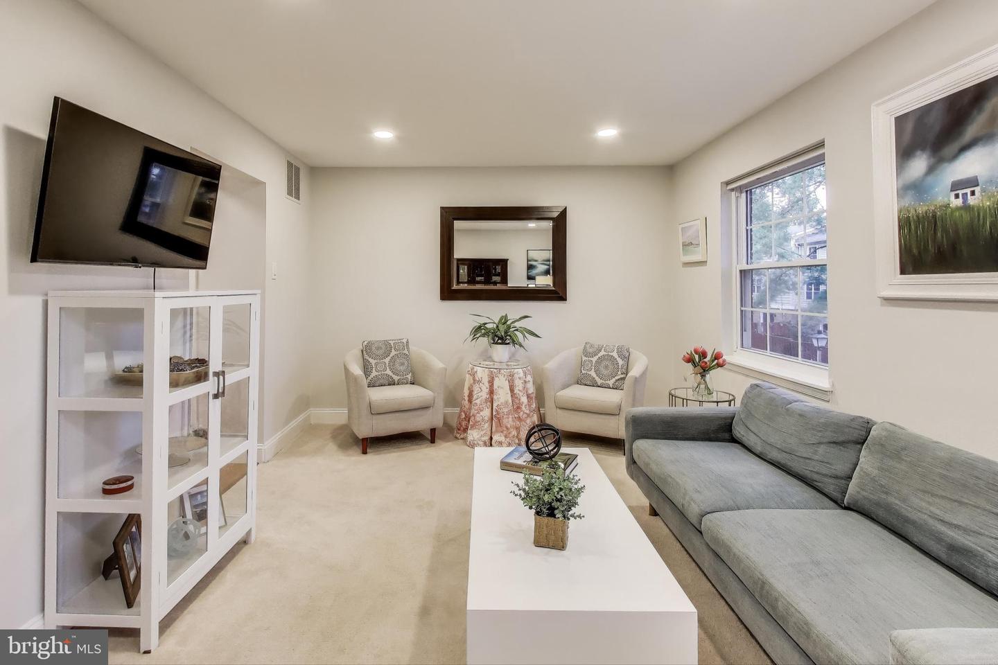 7836 SNEAD LN, FALLS CHURCH, Virginia 22043, 4 Bedrooms Bedrooms, ,3 BathroomsBathrooms,Residential,For sale,7836 SNEAD LN,VAFX2271234 MLS # VAFX2271234